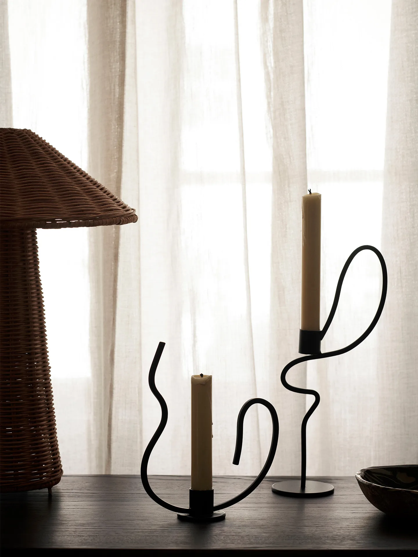 Valse candlestick low, Black Ferm Living