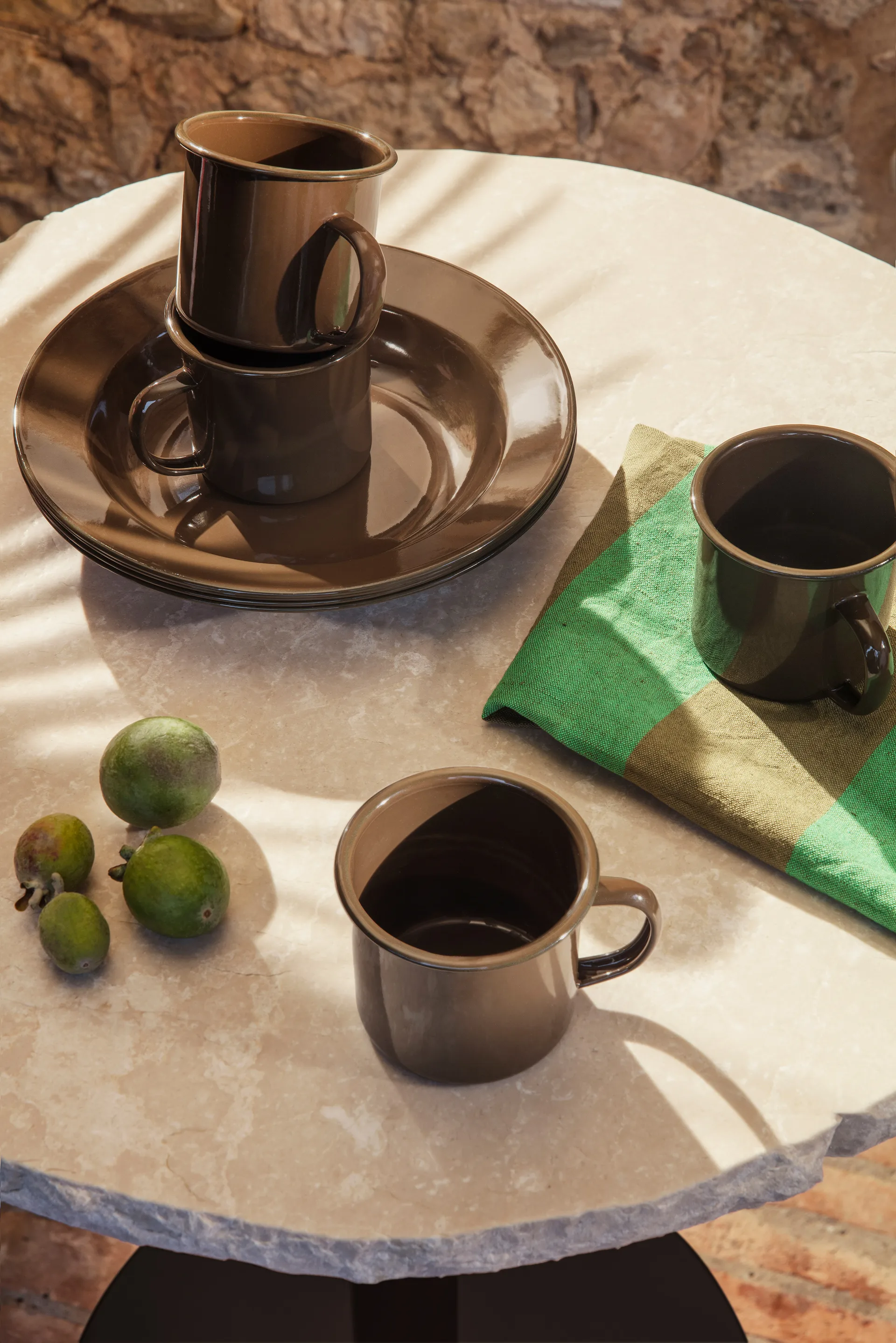 Yard Picnic picnic service 8 pieces, Olive Green Ferm Living