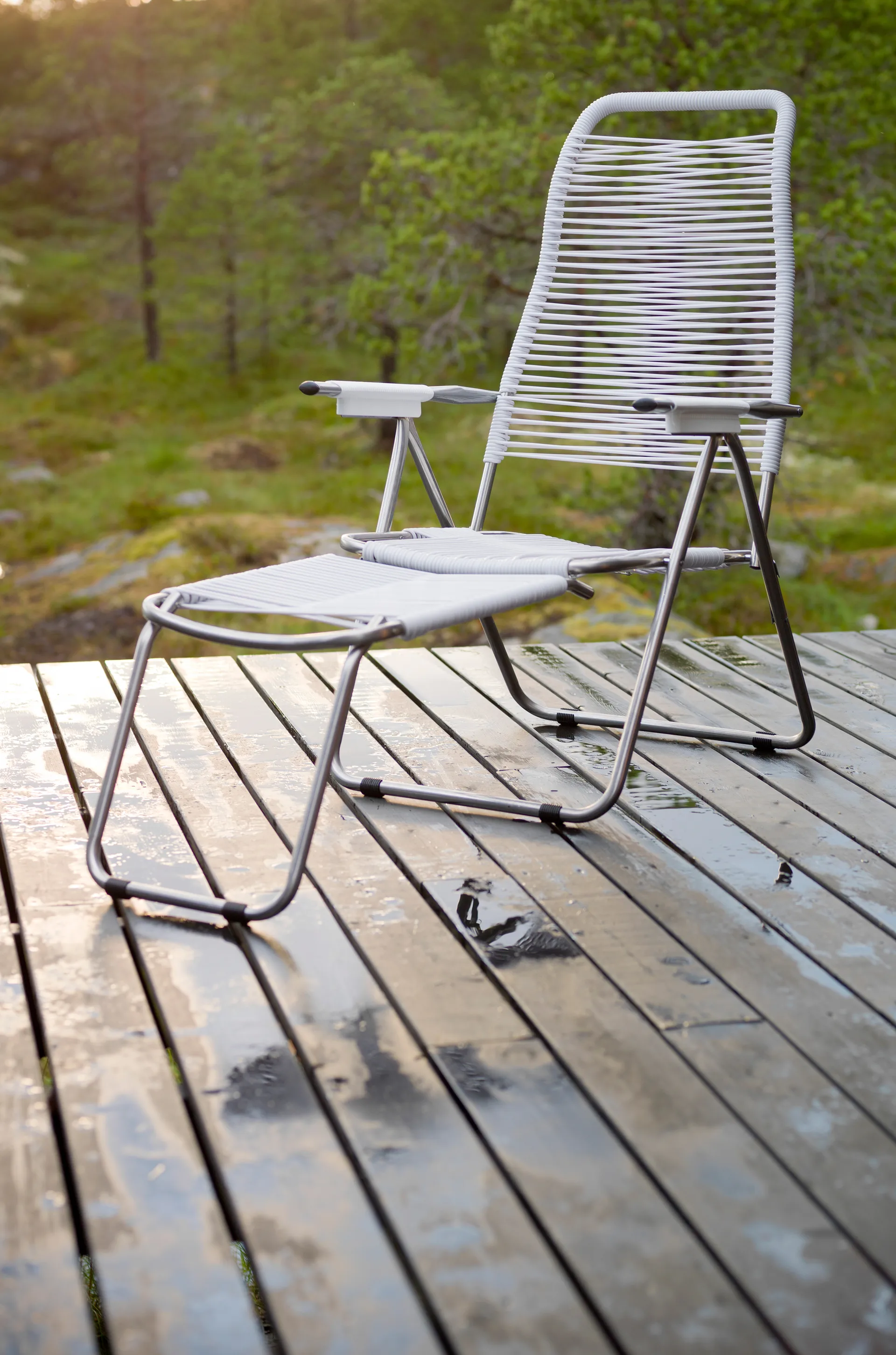 Spaghetti sun lounger with footrest, White Fiam