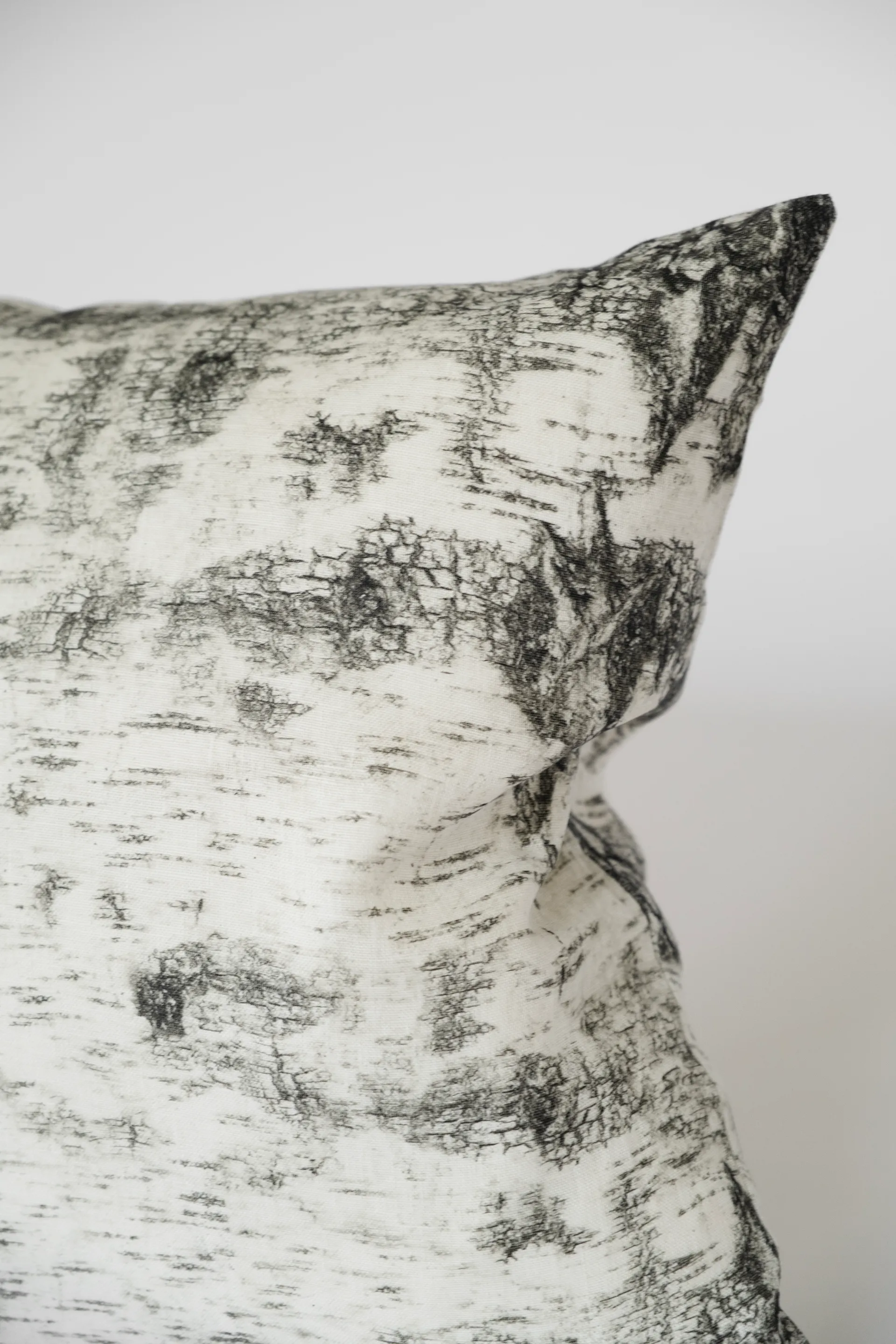 Bark cushion cover 48x48 cm, Black-white Fine Little Day