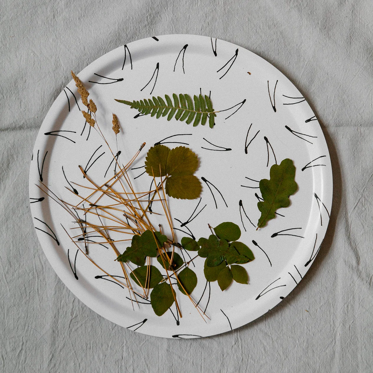 Barr tray Ø38 cm, black and white Fine Little Day