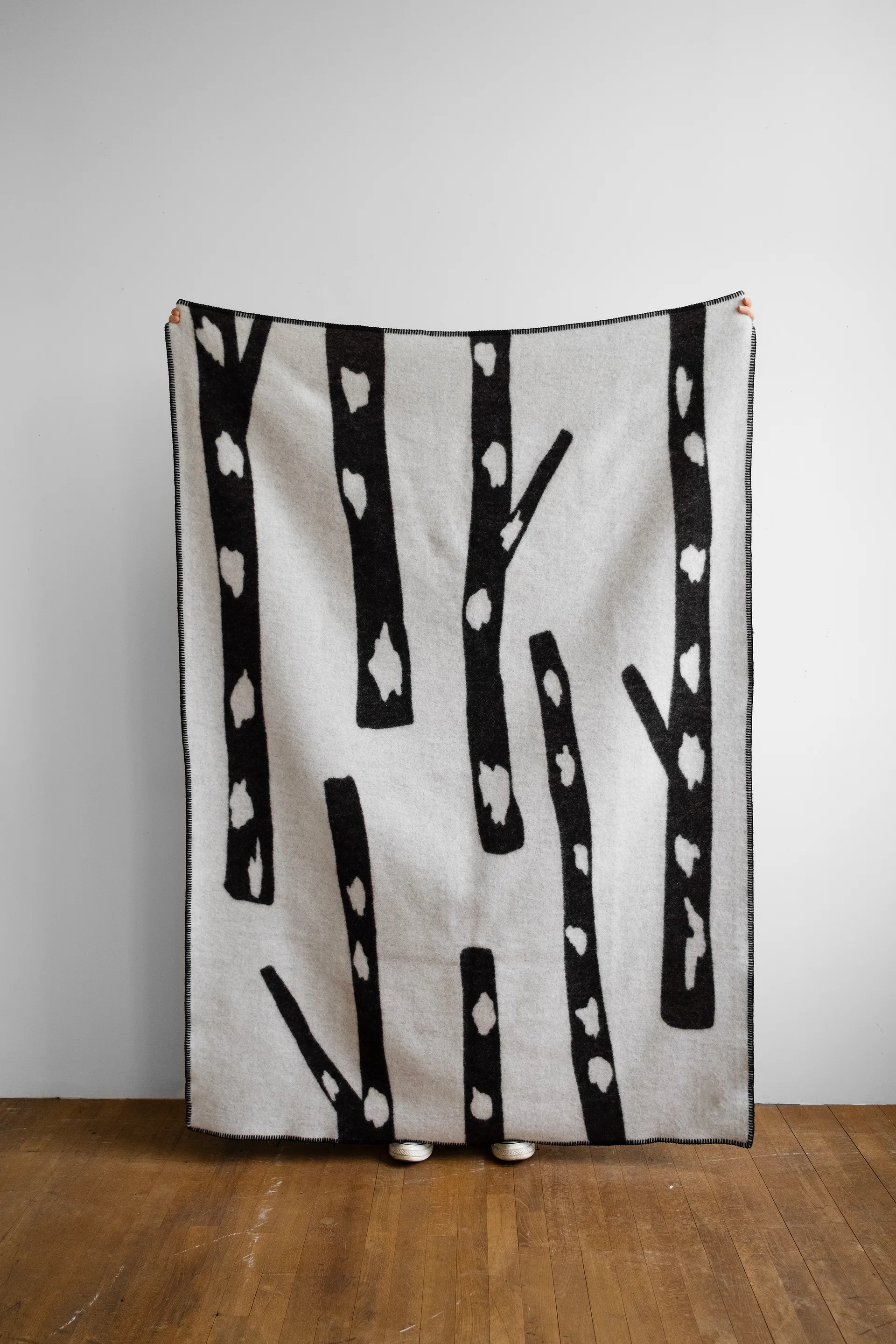 Birch throw 130x180 cm, Black-white Fine Little Day