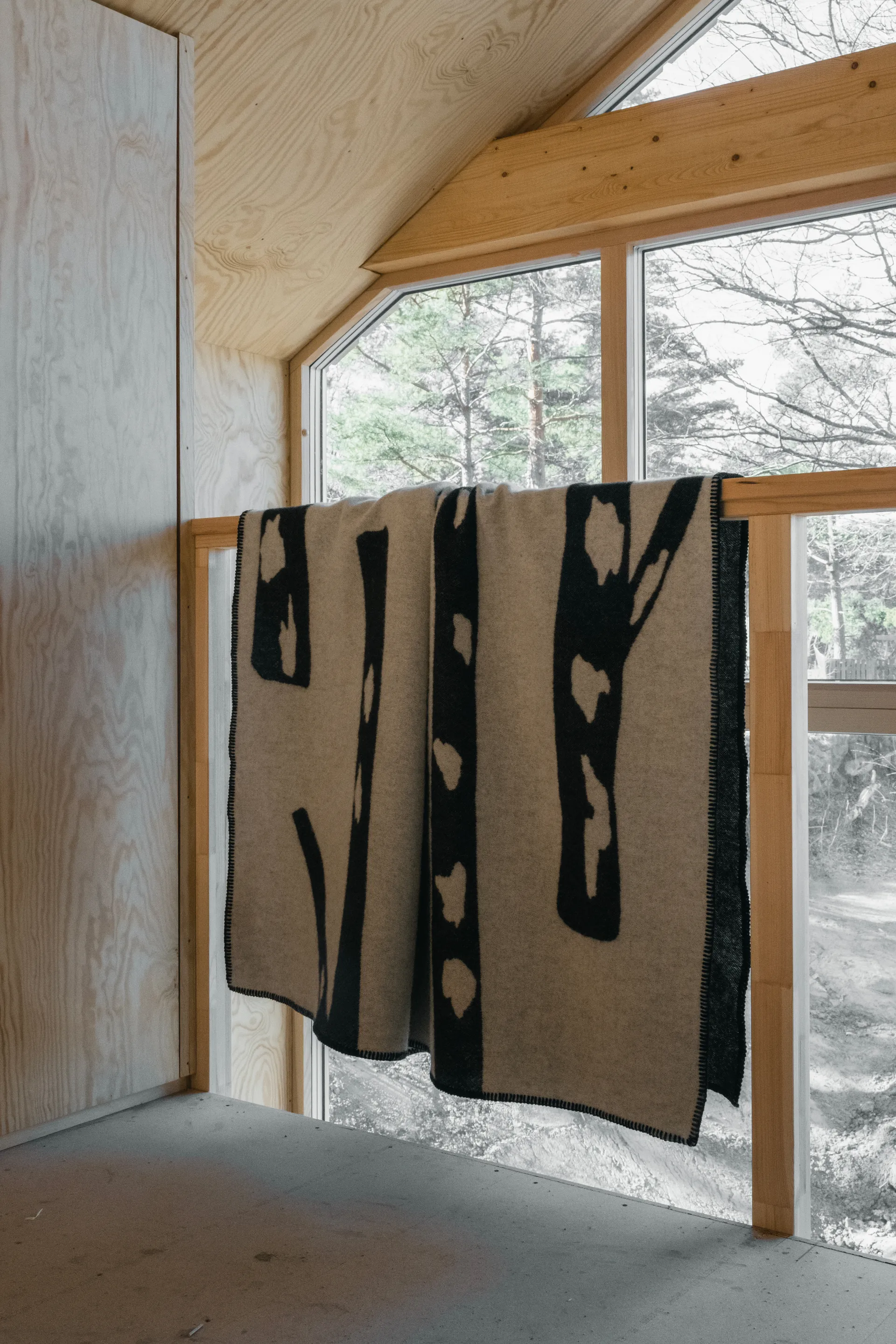 Birch throw 130x180 cm, Black-white Fine Little Day