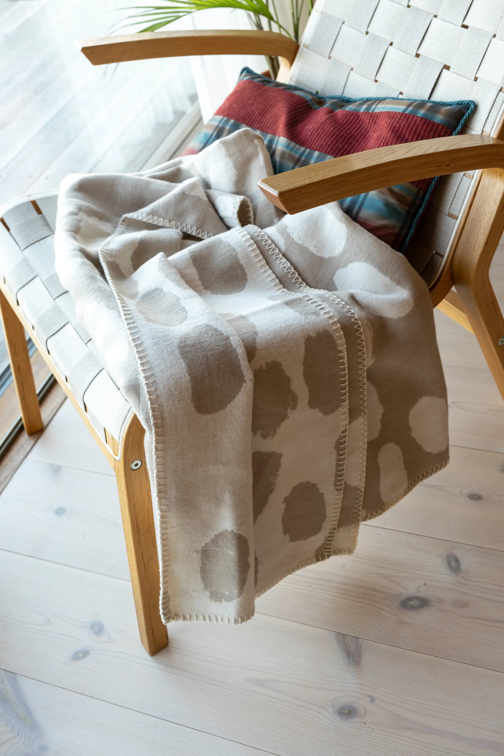 Dots throw 140x180 cm, Beige Fine Little Day