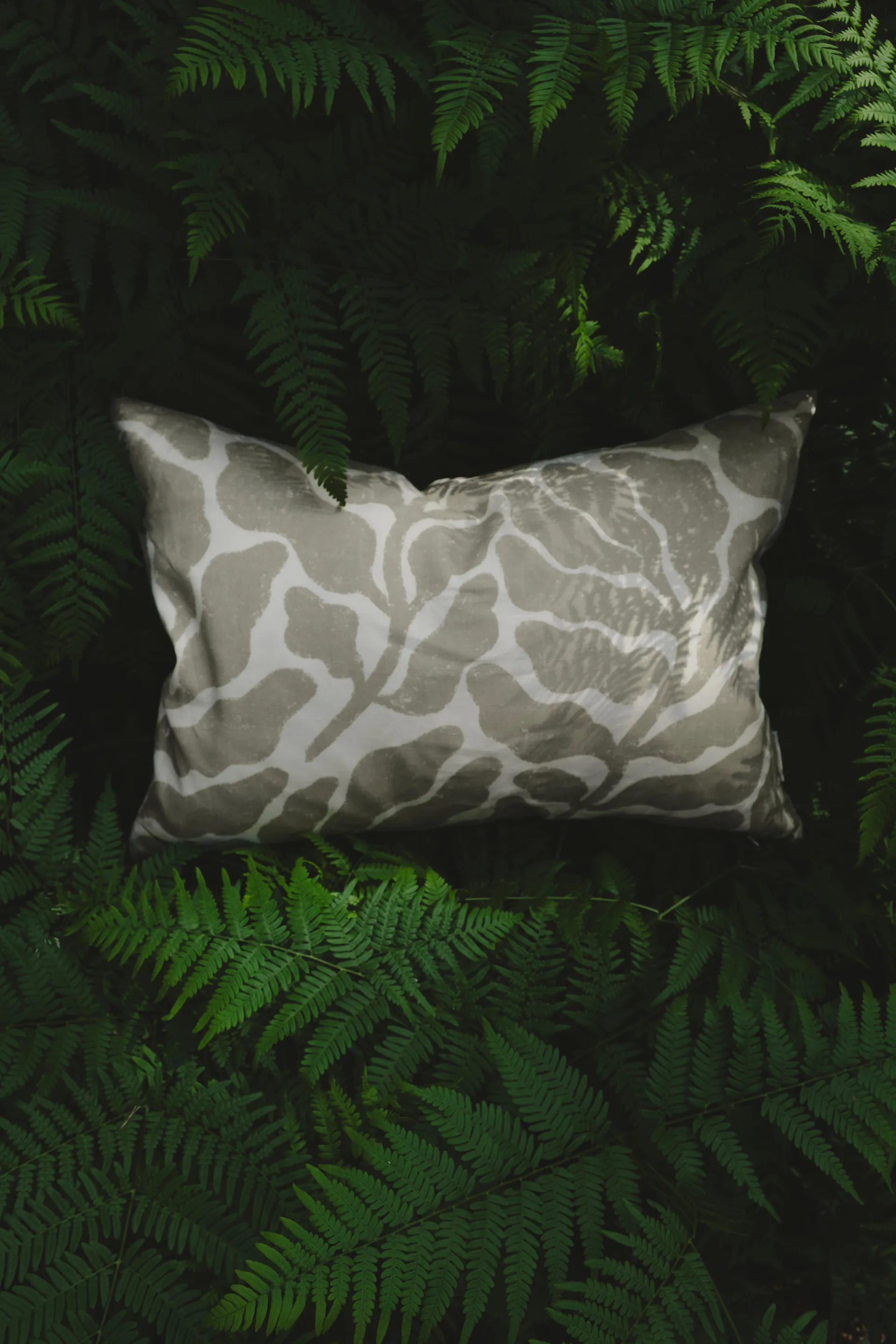Leaves cushion cover 48x68 cm, Sand Fine Little Day