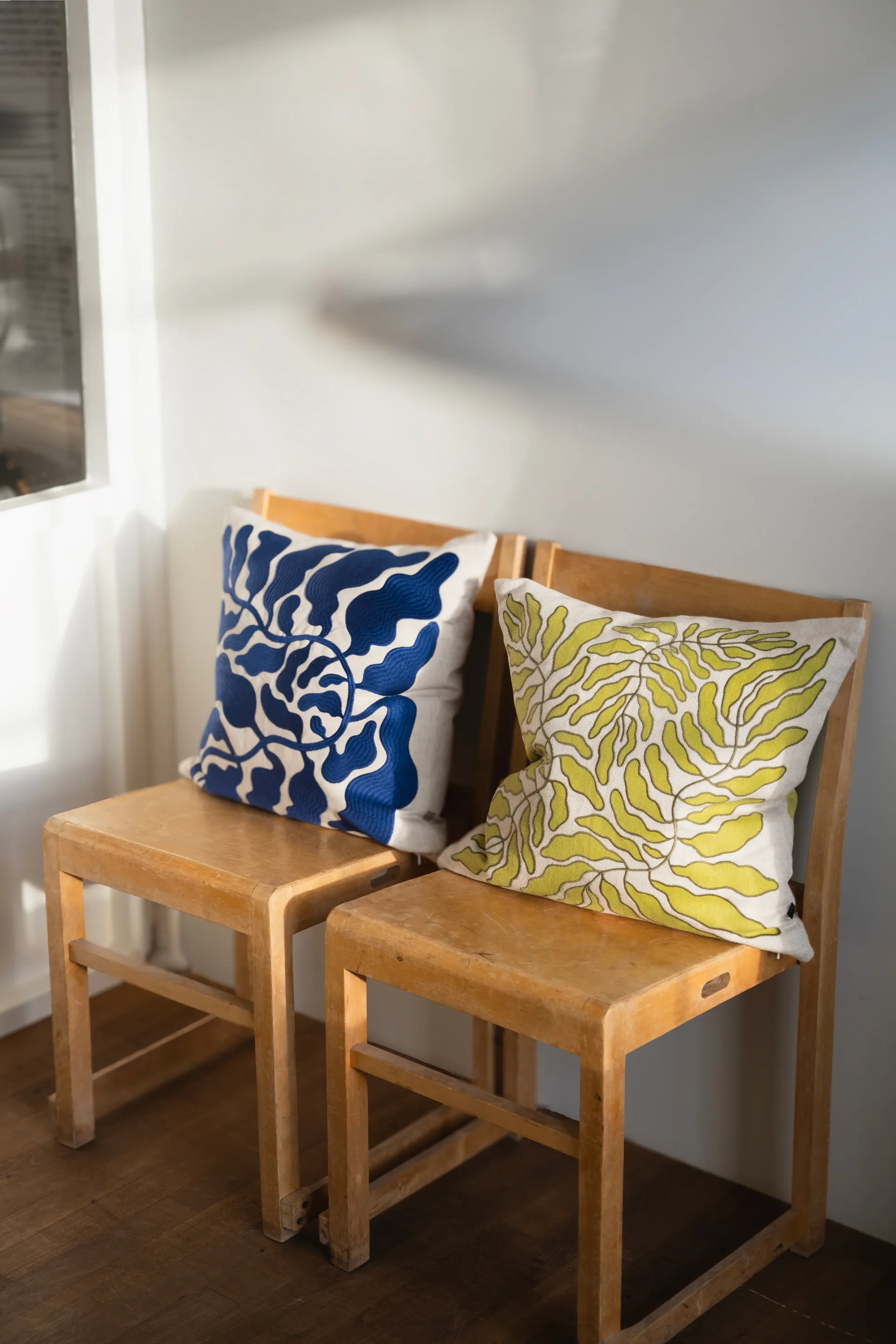 Leaves cushion cover embroidered 48x48 cm, Lime-nature Fine Little Day