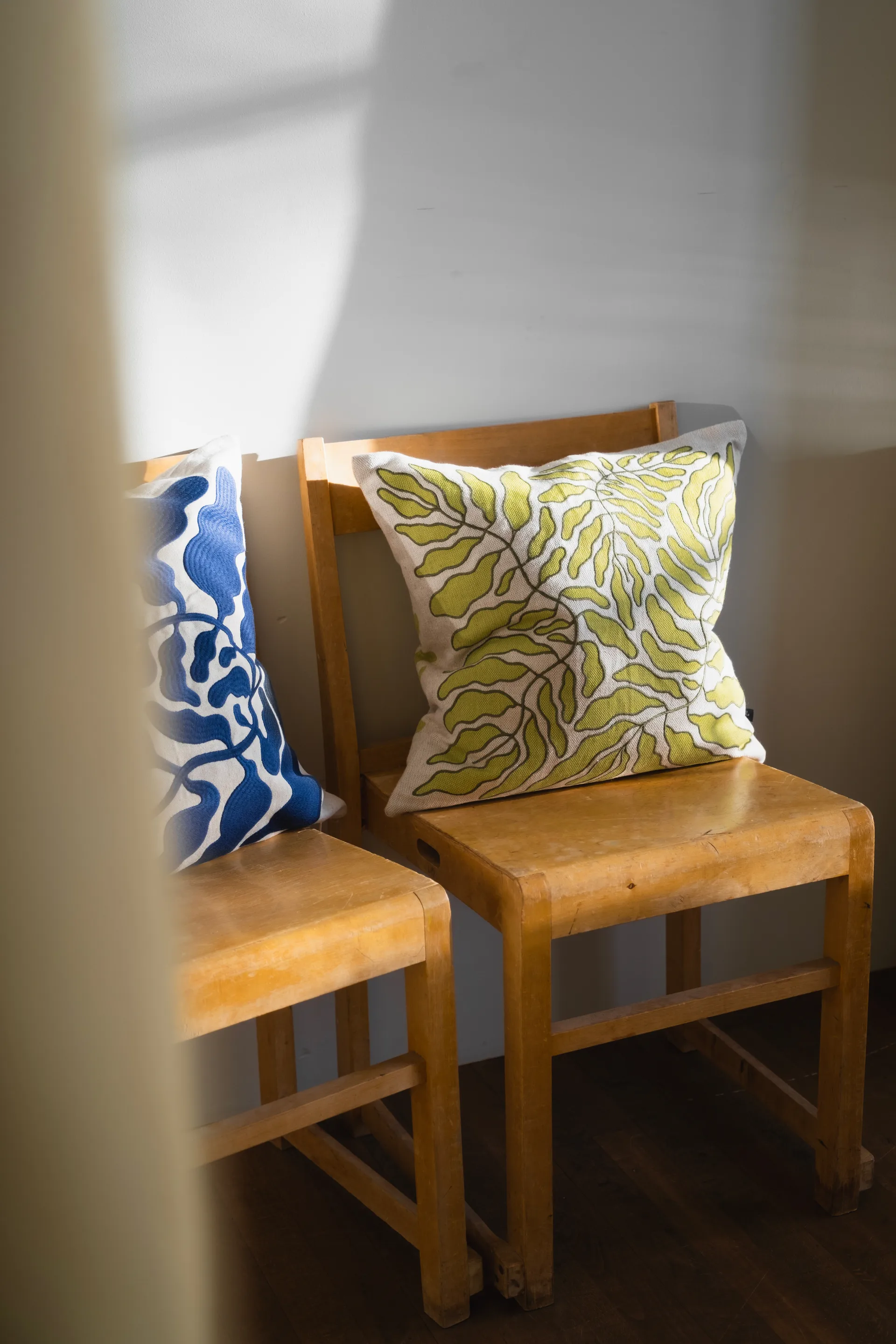 Leaves cushion cover embroidered 48x48 cm, Lime-nature Fine Little Day