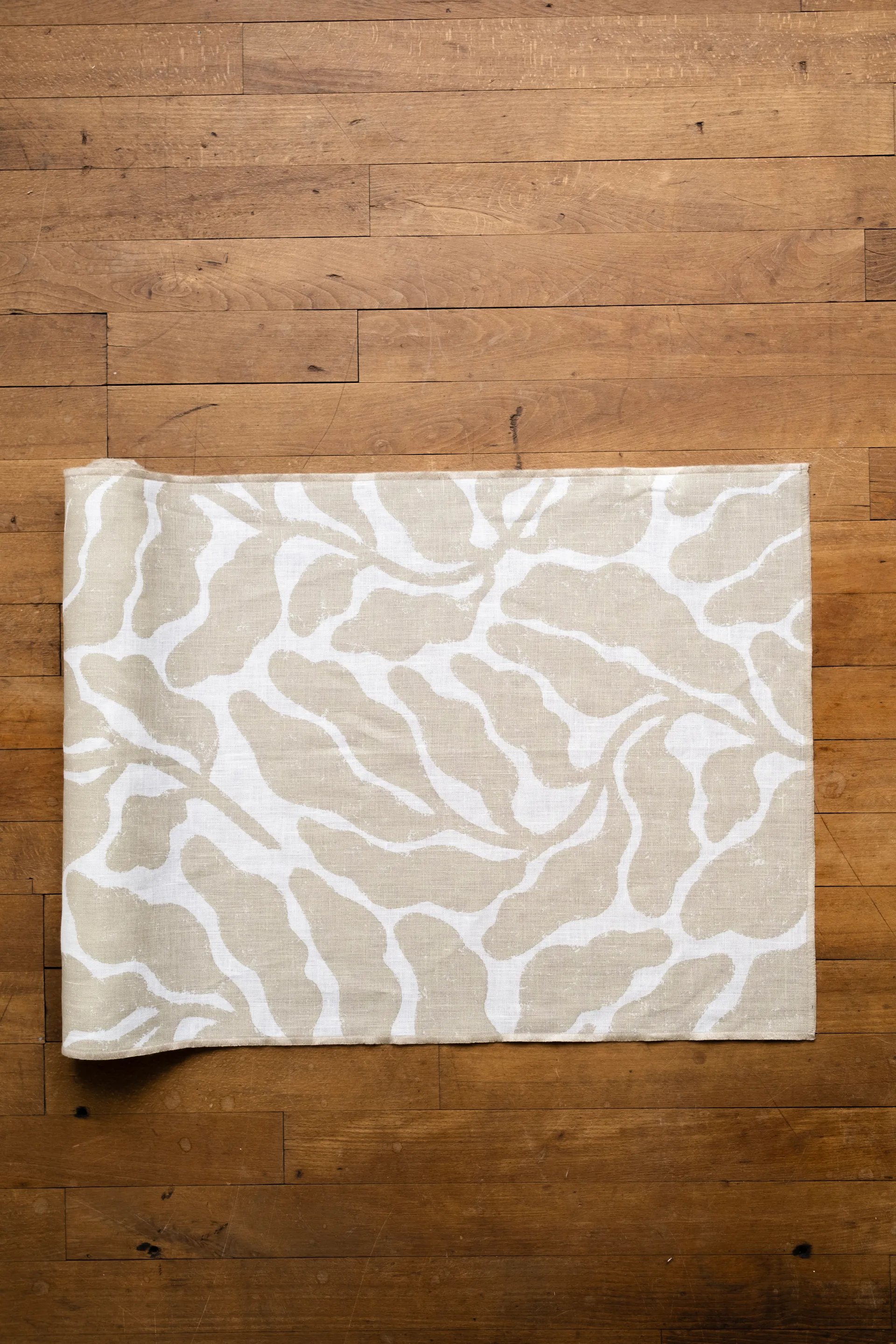 Leaves runner 45x180 cm, Sand Fine Little Day