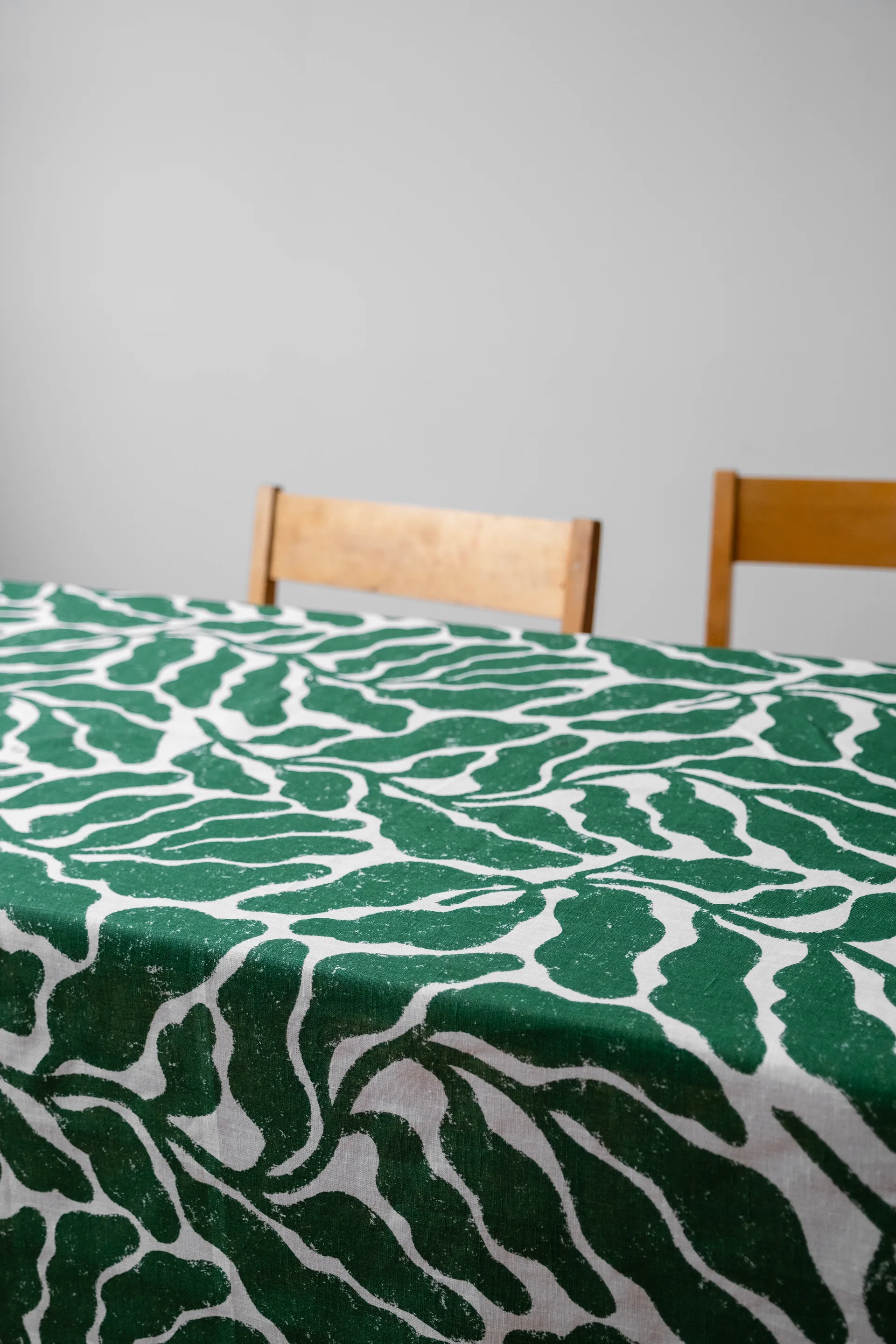 Leaves tablecloth 149x250 cm, Green Fine Little Day