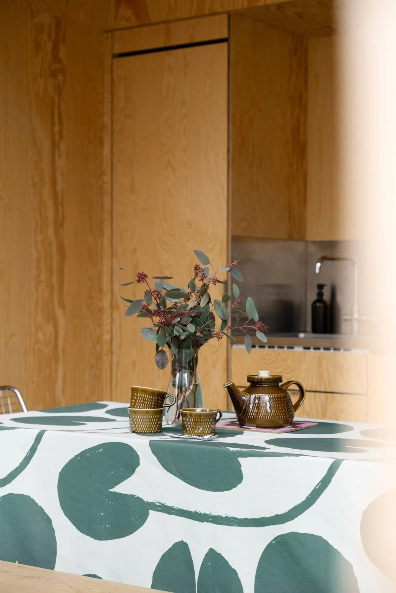 Water lilies tablecloth, Light green-green, 147x250 cm Fine Little Day