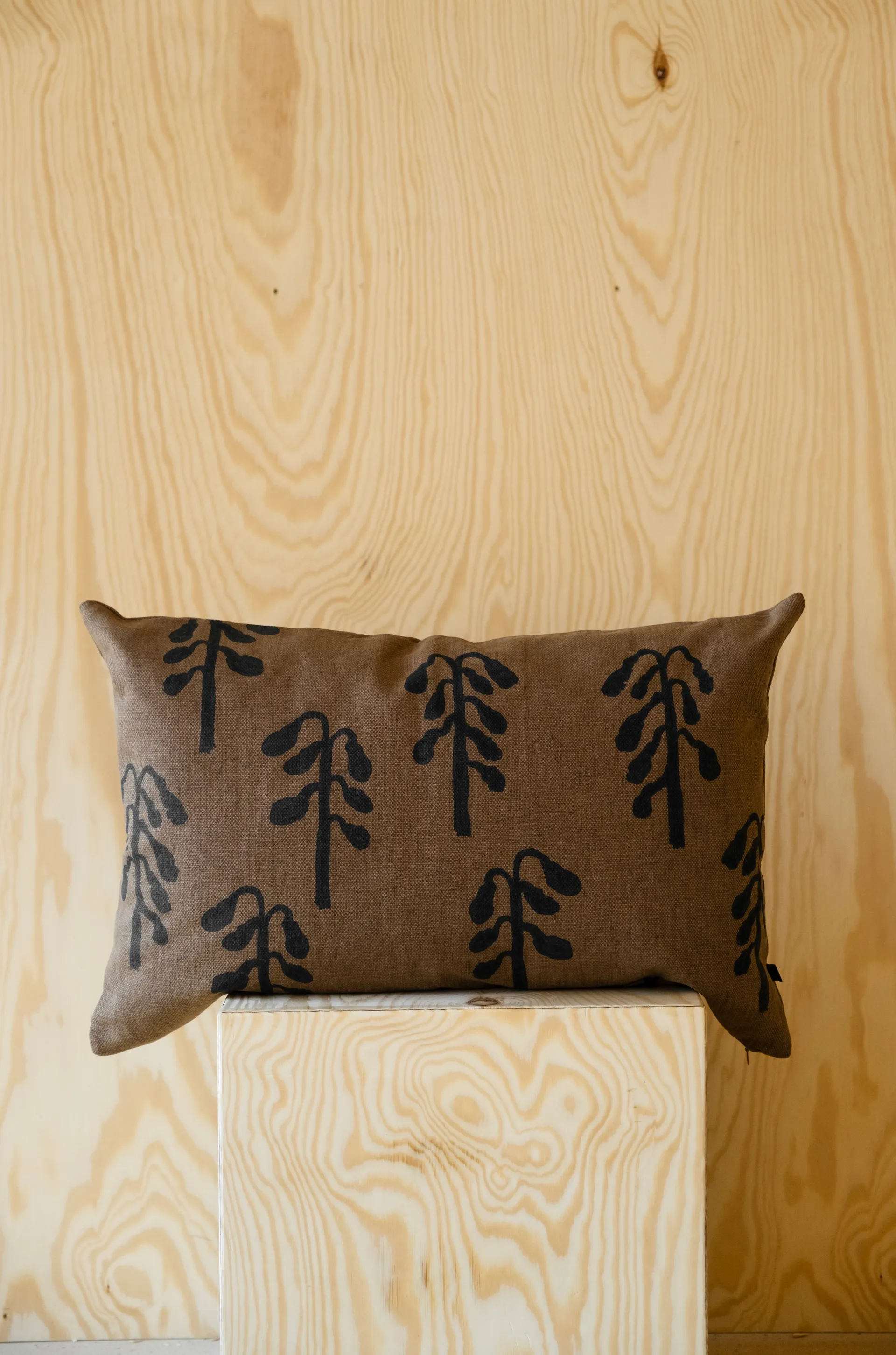 Weeping birch cushion cover 38x58 cm, Brown Fine Little Day