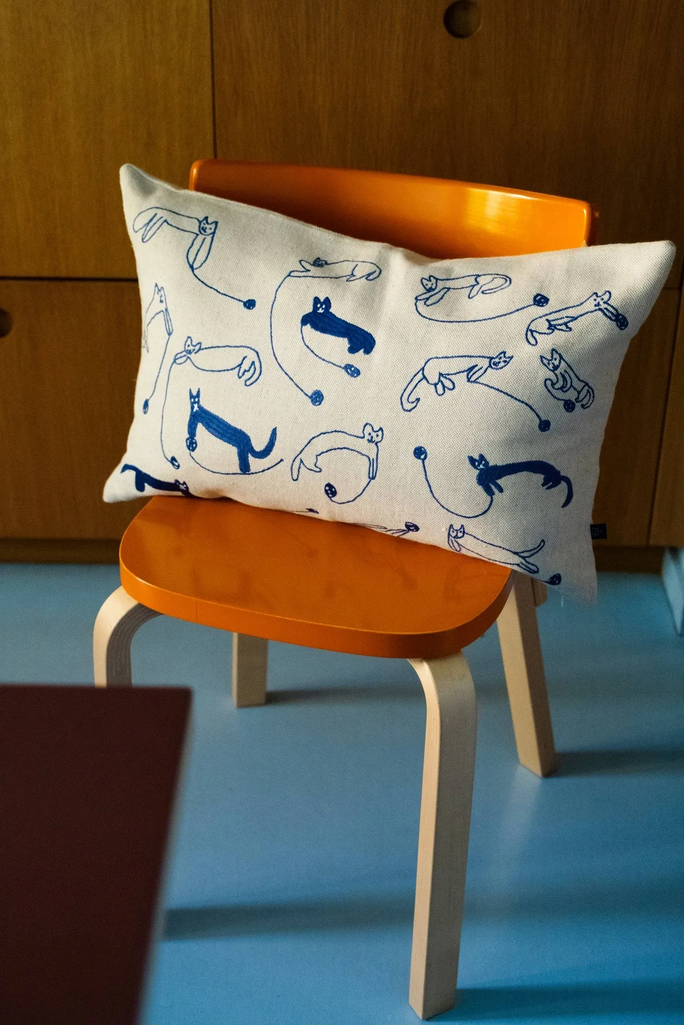Yarn Cats cushion cover, Natural-blue, 35x58 cm Fine Little Day