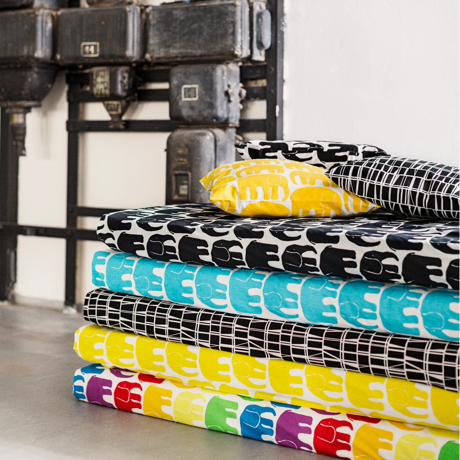 Elefantti bed set, black-white Finlayson