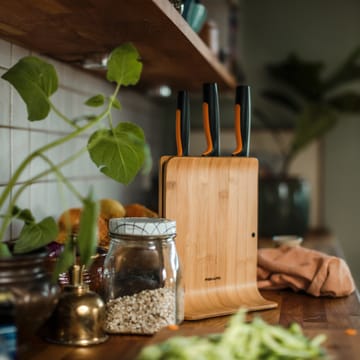 Functional Form knifeblock in bamboo with 3 knives - 4 pieces - Fiskars