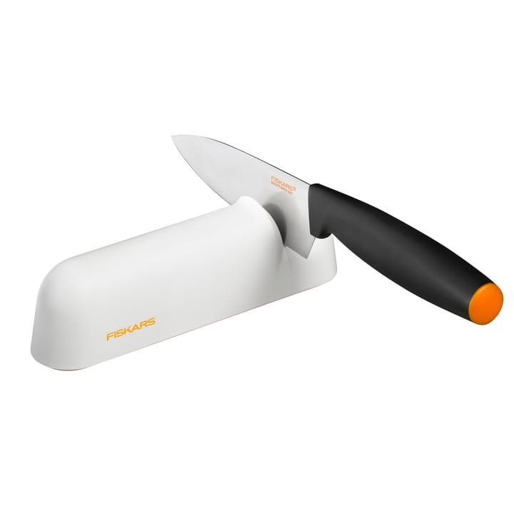 Using the MAC Rollsharp knife sharpener, Side View 