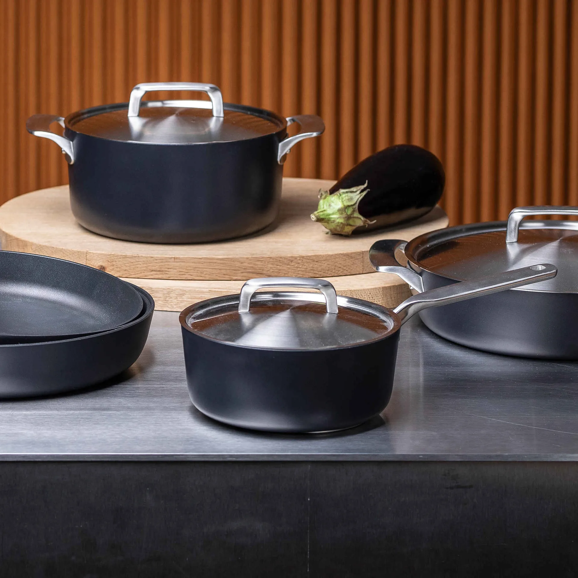 Rotisser deep sauce pan, 24 cm Fiskars