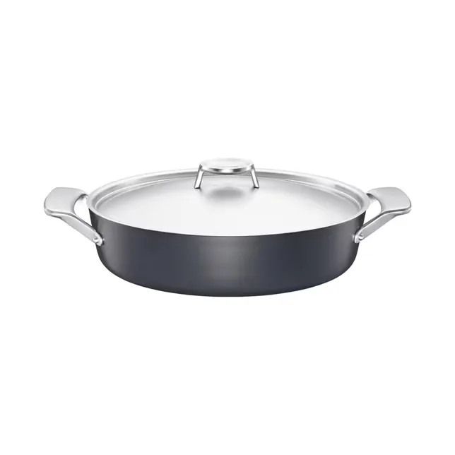 Fiskars Taiten oven pan with lid 28 cm | Scandinavian Design | Oven dishes | Black