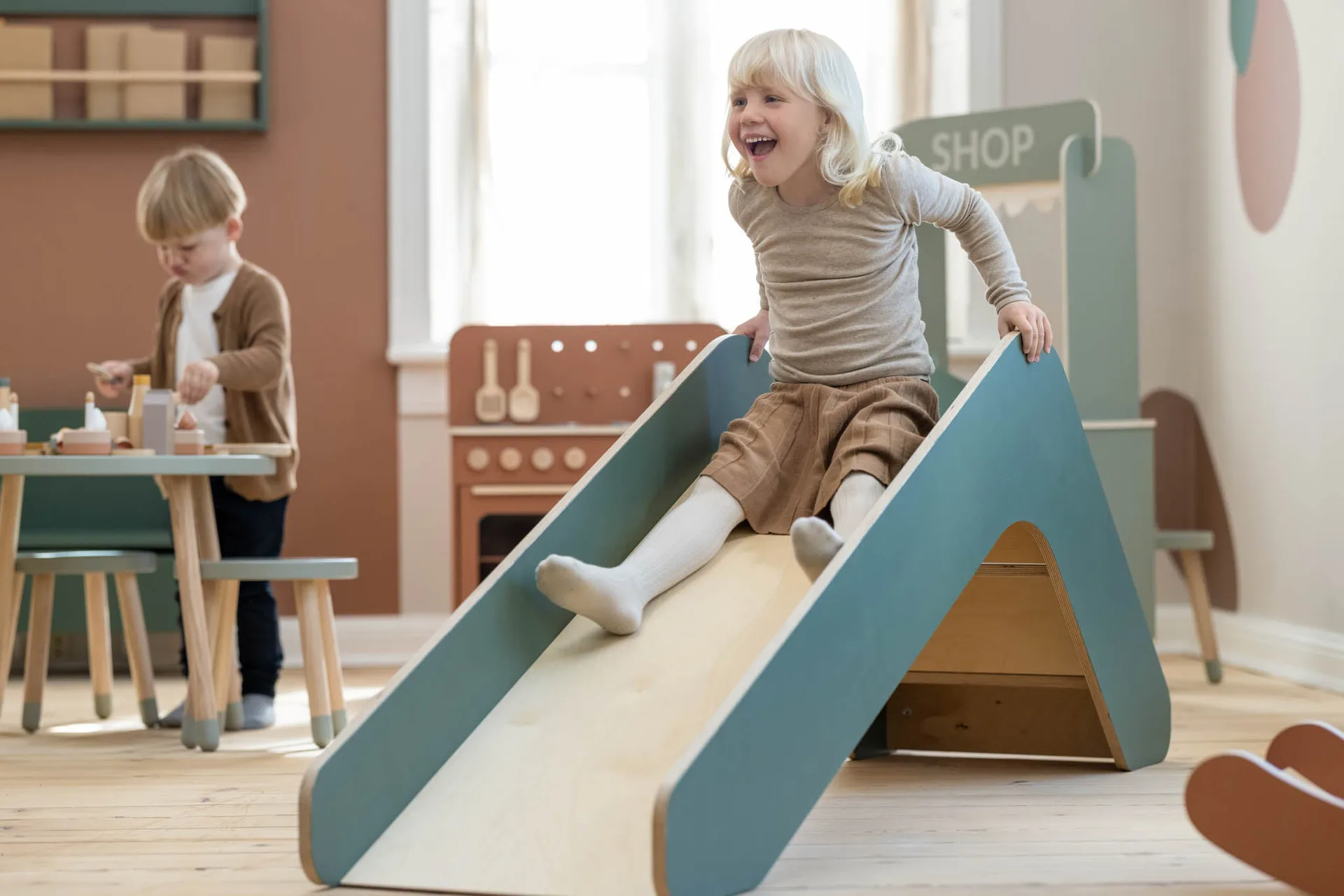 Play slide, Green FLEXA