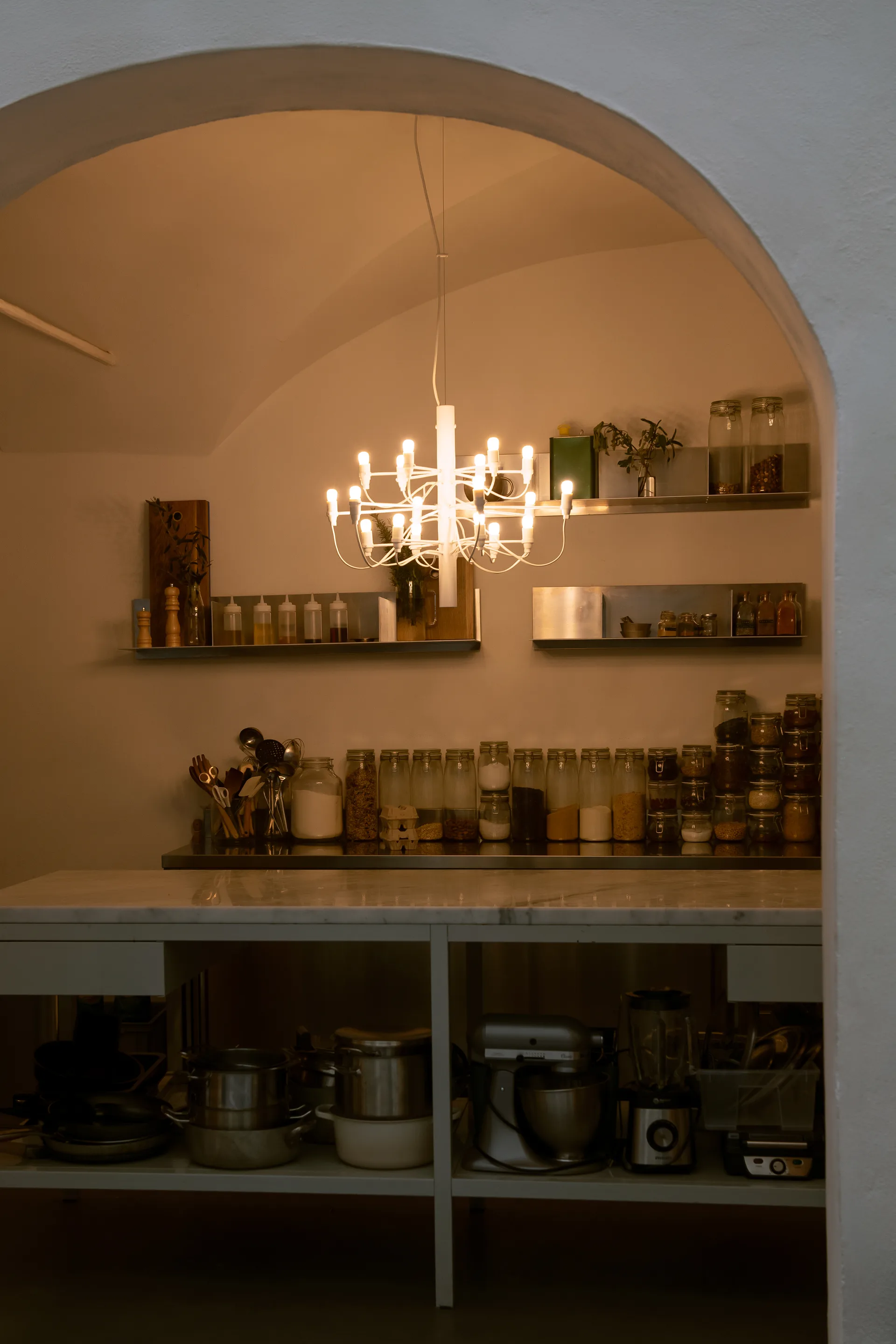 2097 Sarfatti chandelier, Matte White 18 Lamps Flos