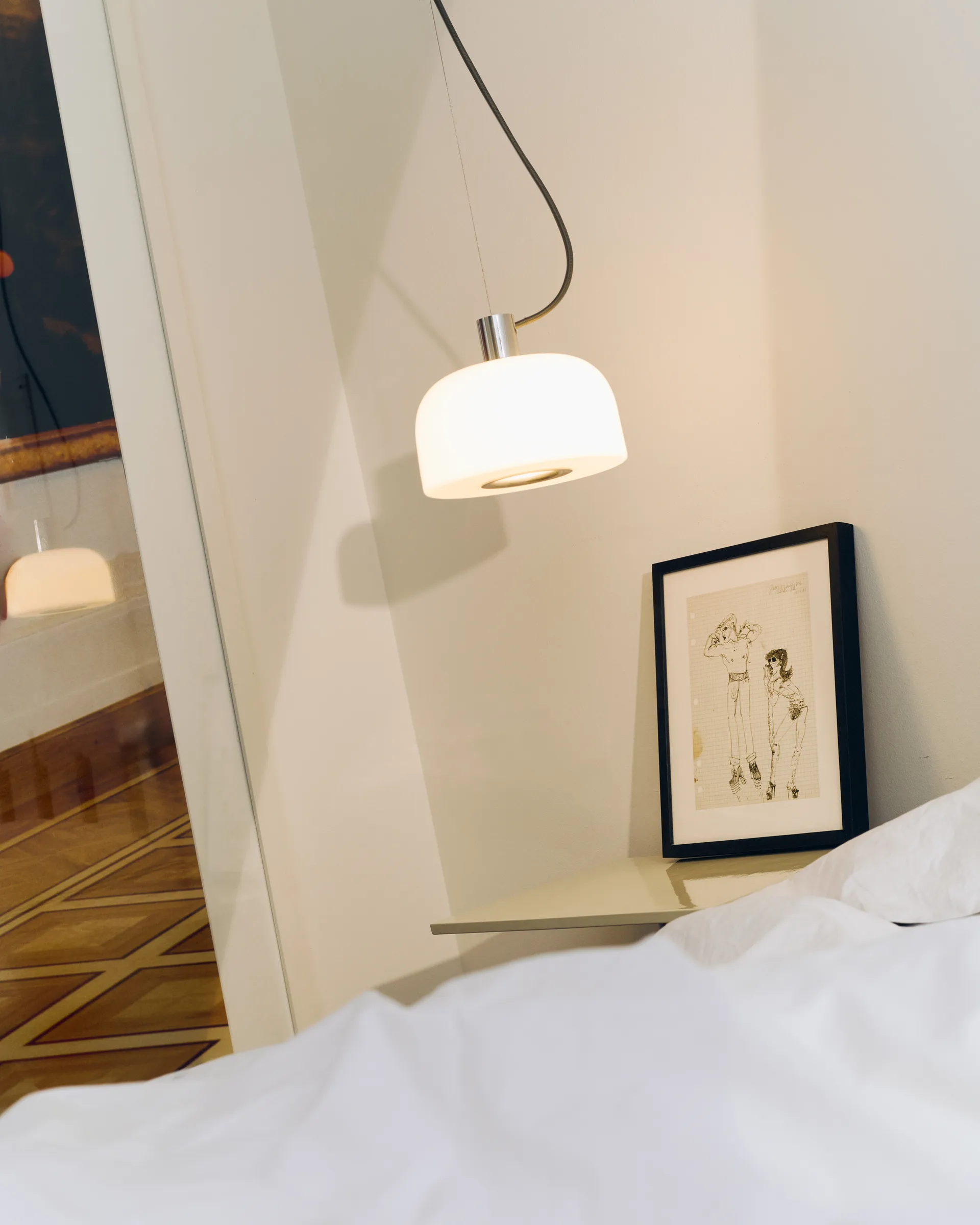 Bellhop Glass S1 pendant, Bright aluminum Flos