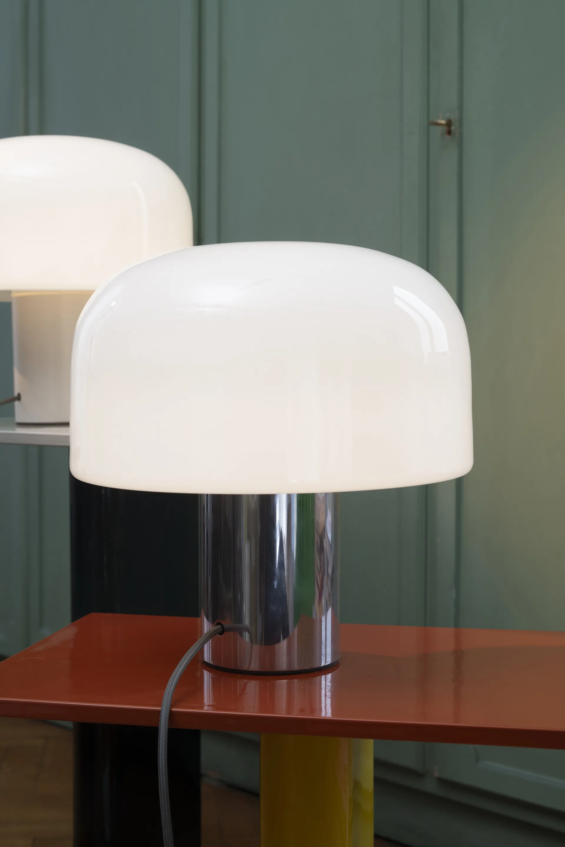 Bellhop Glass T table lamp, Bright aluminum Flos
