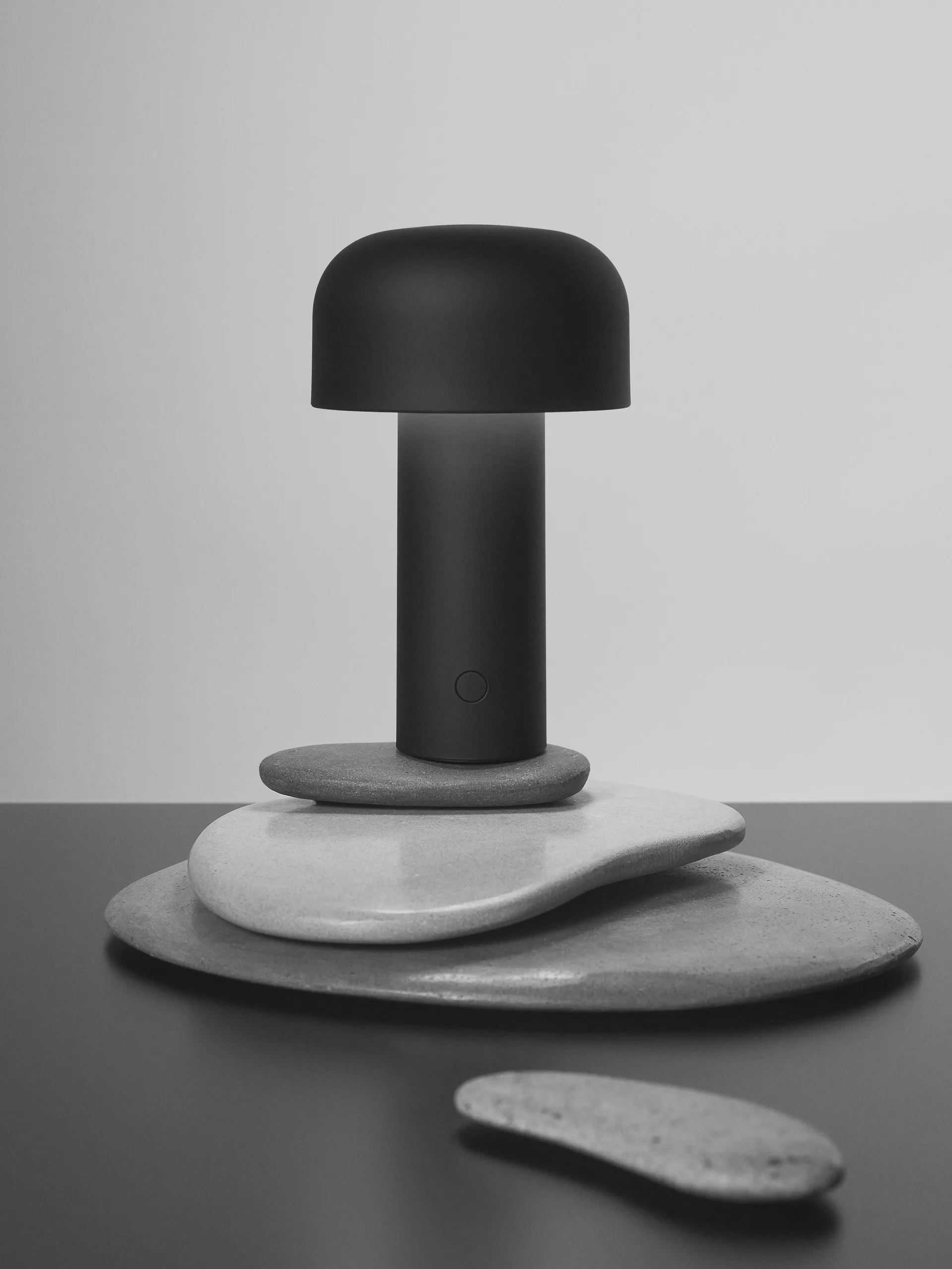 Bellhop portable table lamp, Matte black Flos