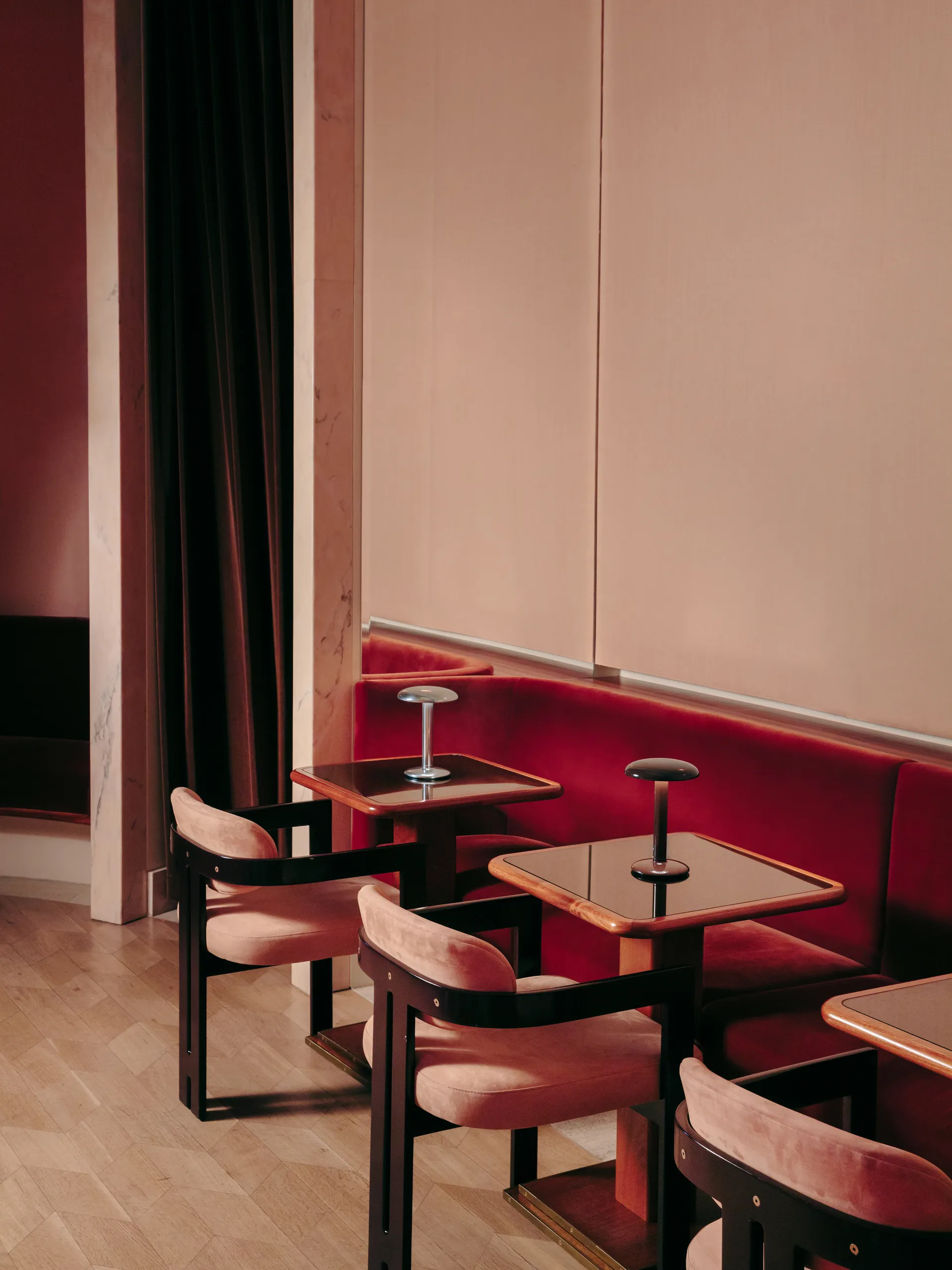 Gustave Residential table lamp portable, Lacquered brown Flos