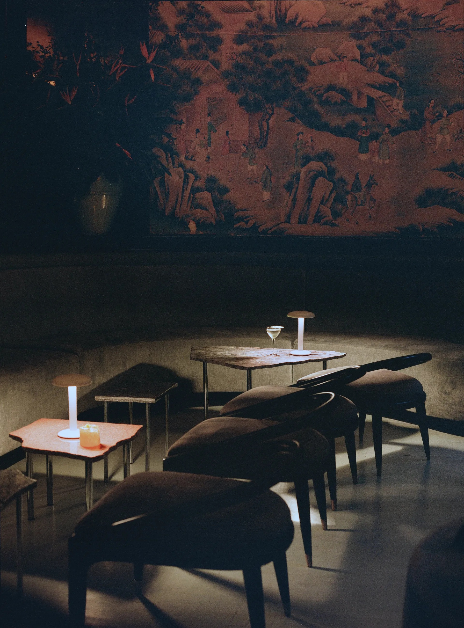 Gustave Residential table lamp portable, Matte white Flos