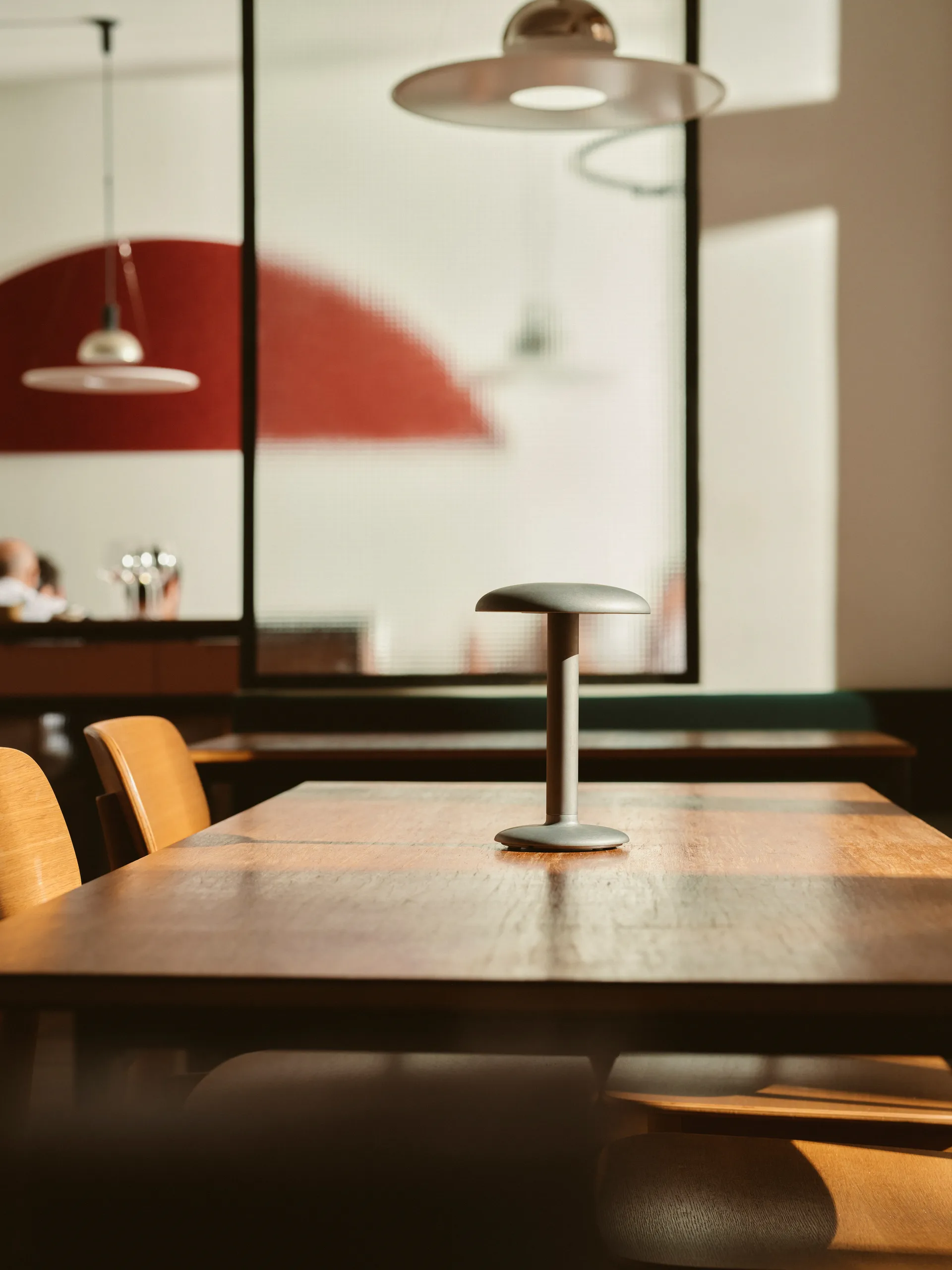 Gustave Residential table lamp portable, Raw aluminium Flos