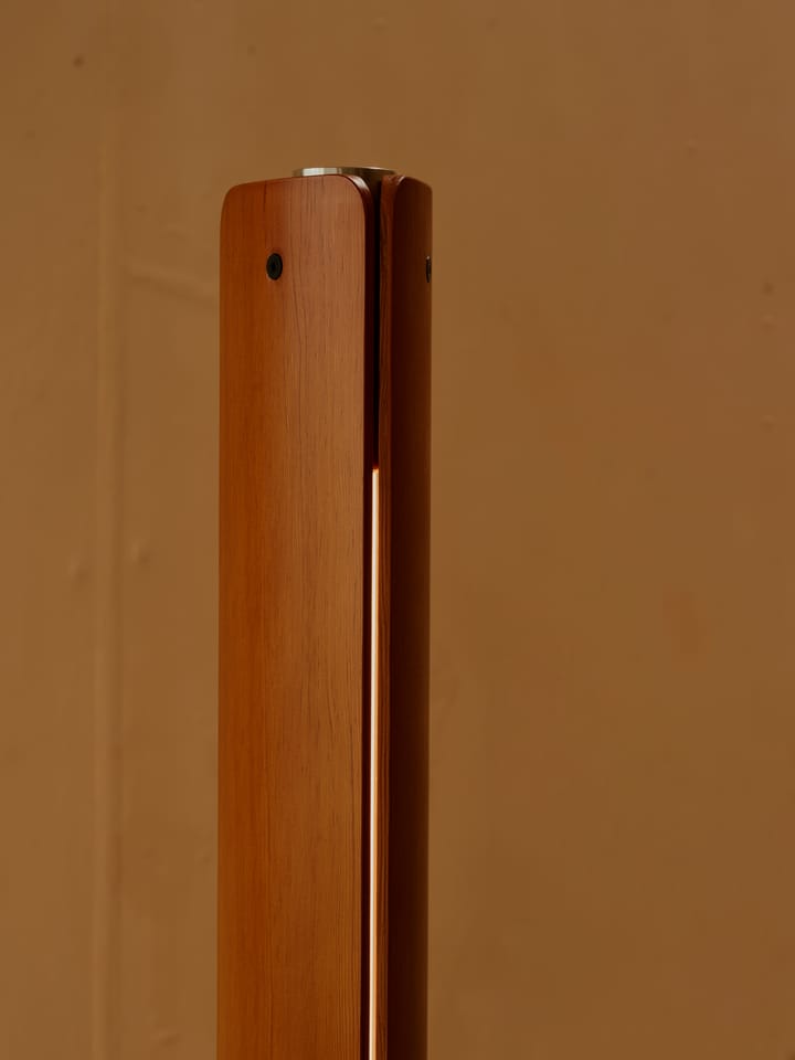 Seki-han floor lamp 226 cm, Heat treated ash-black metal Flos