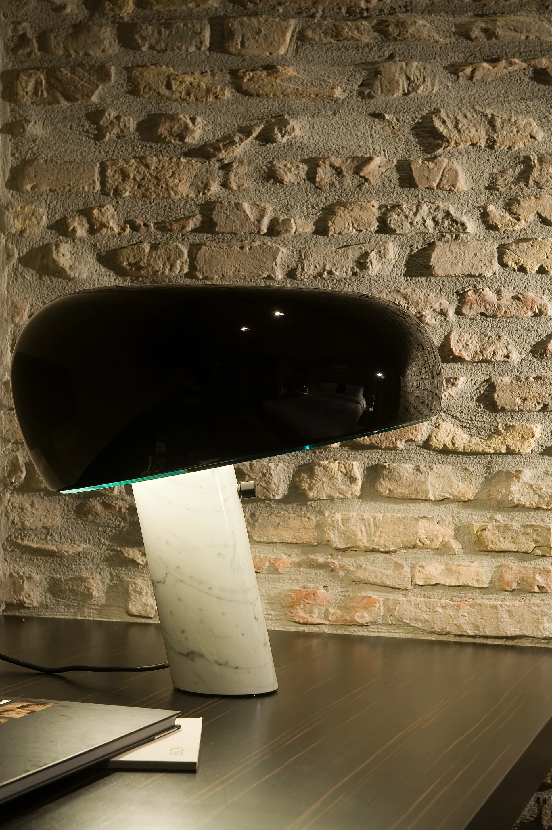 Snoopy table lamp, Black Flos