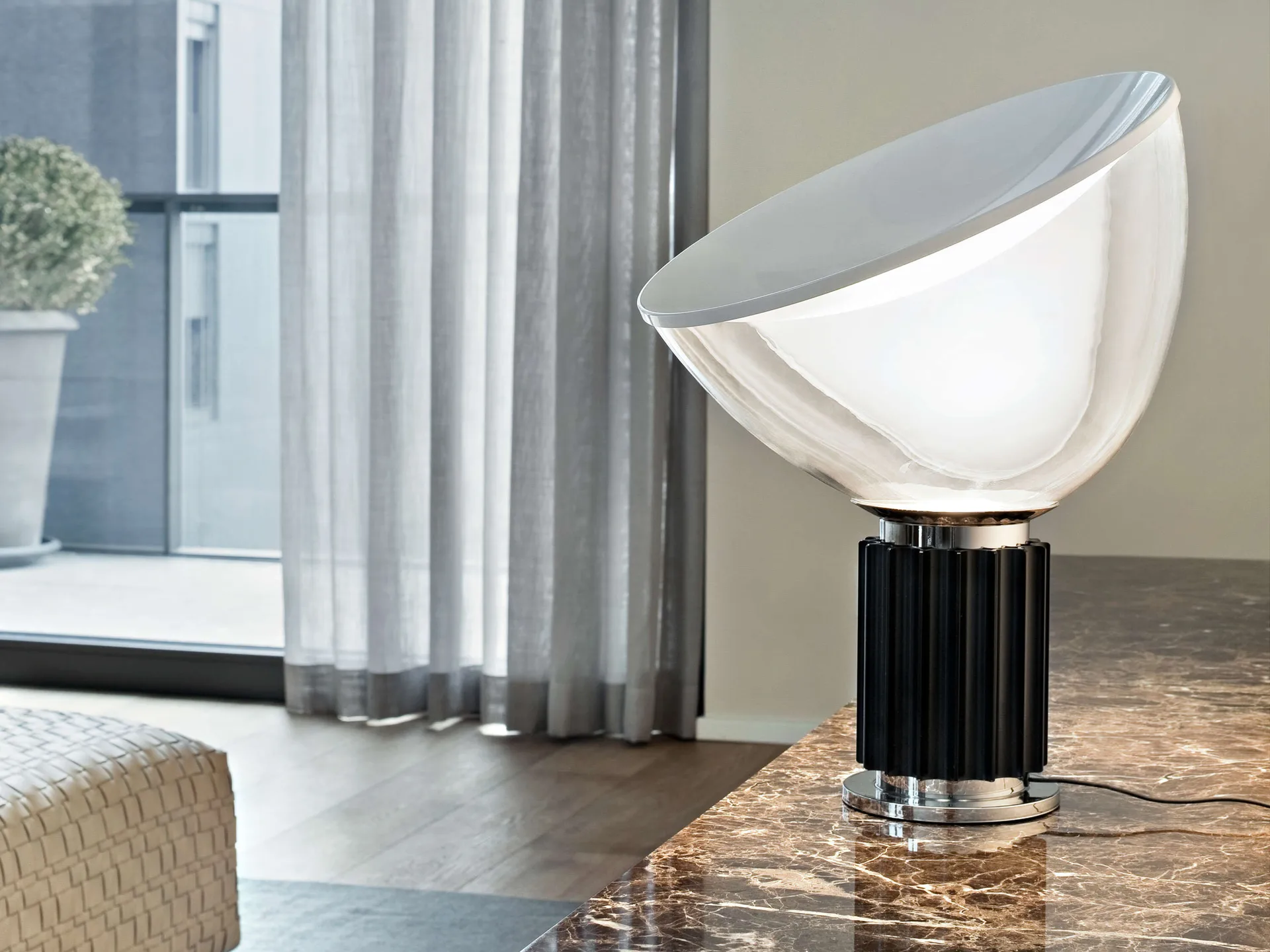 Taccia PMMA table lamp, Black LED Flos
