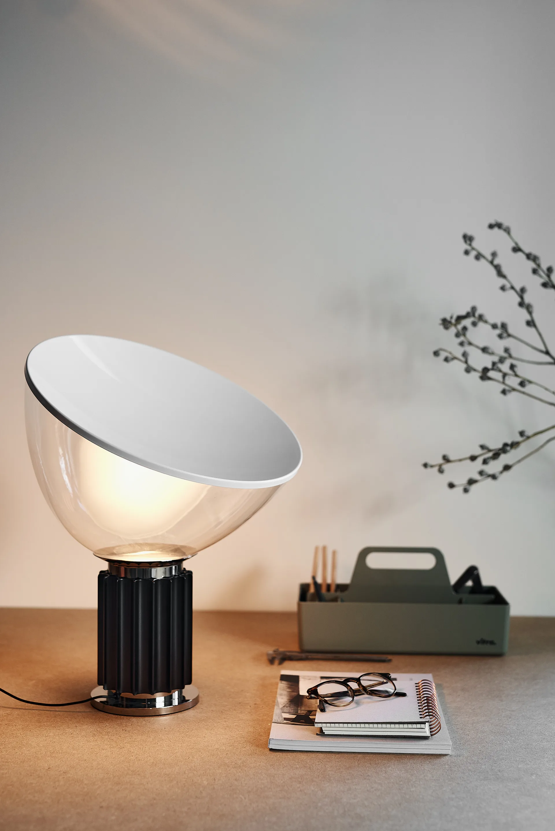 Taccia Small table lamp LED 48.5 cm, Black-glass dome Flos