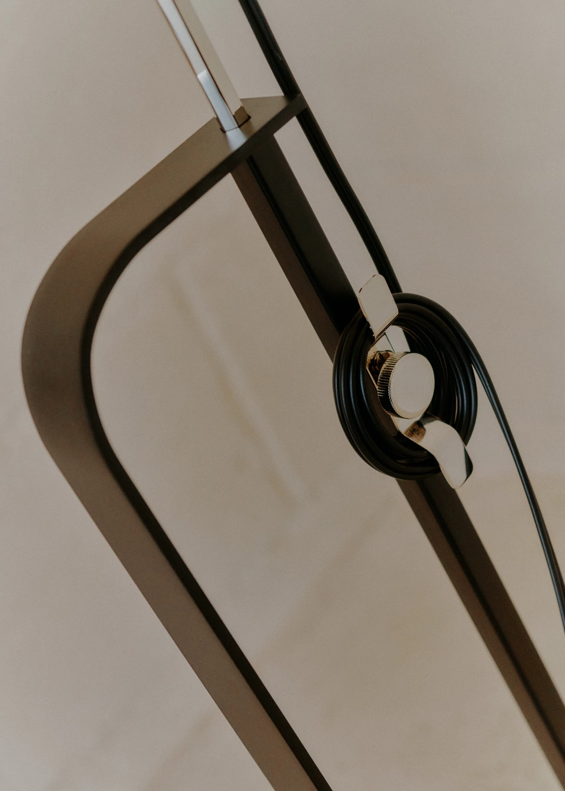 Toio LED floor lamp - black (EU),  Flos