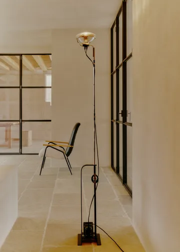 Toio LED floor lamp - black (EU) - Flos