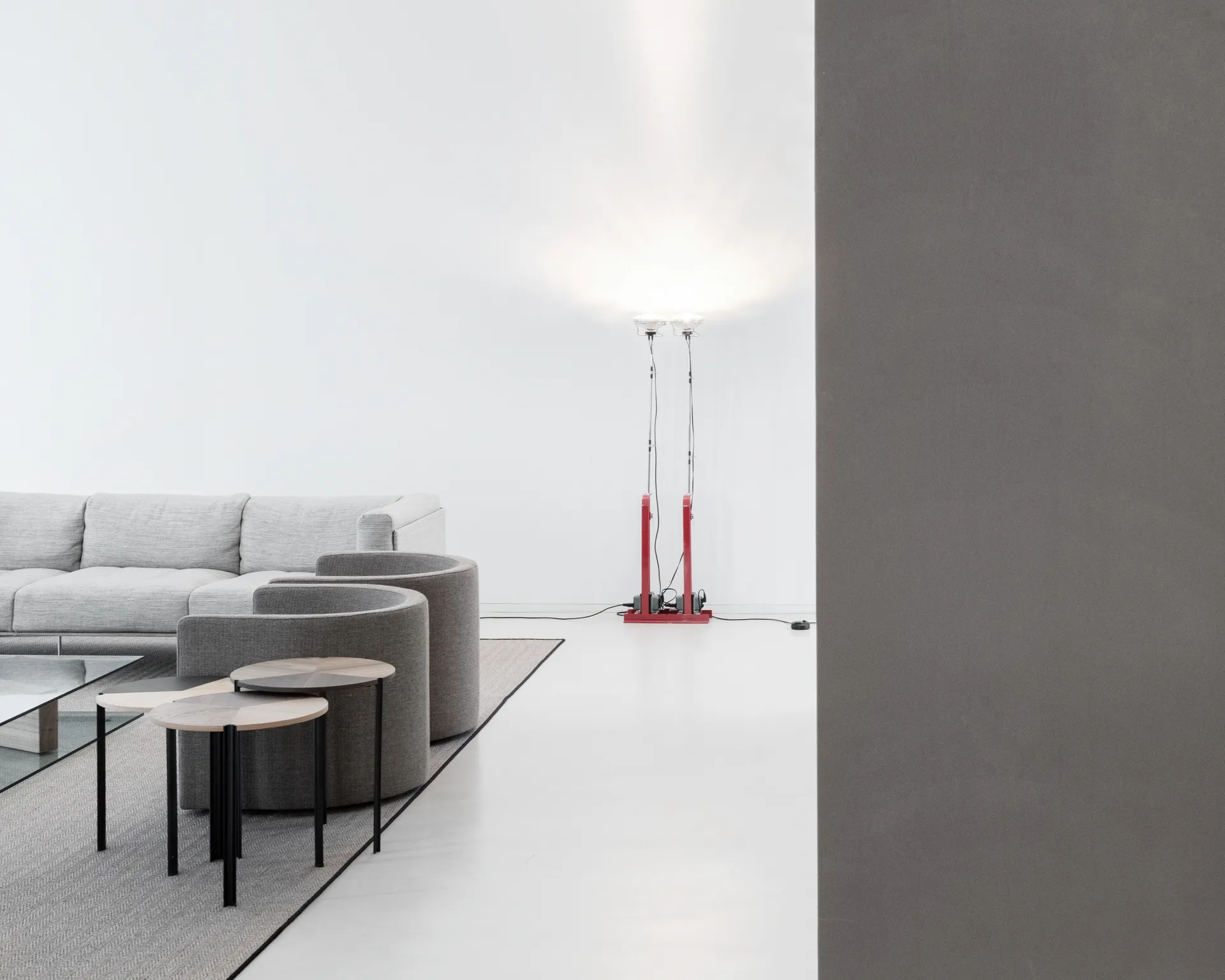 Toio LED floor lamp - Red (GB),  Flos
