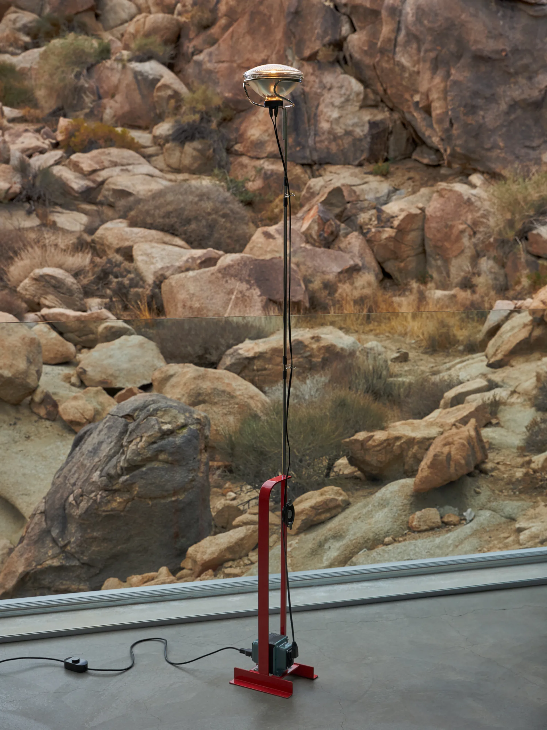 Toio LED floor lamp - Red (GB),  Flos