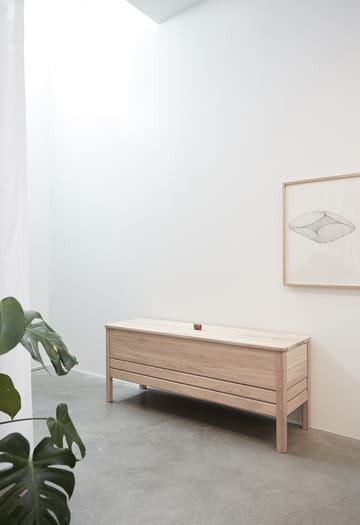 A Line storage bench 111 cm - White oak - Form & Refine