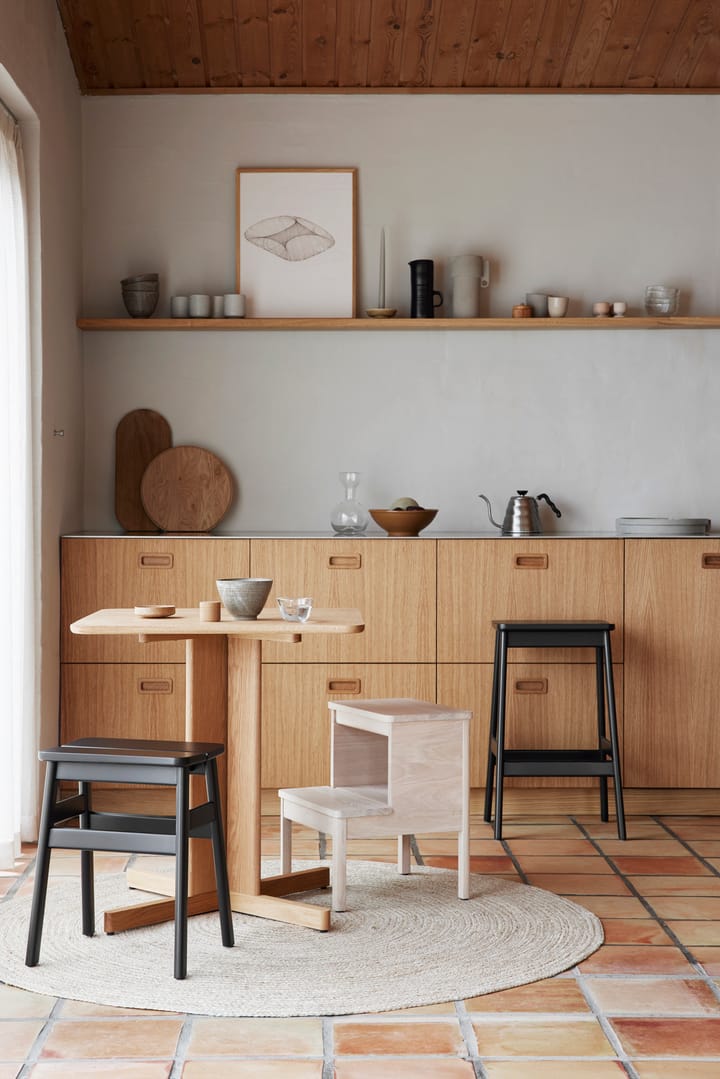 Angle Standard bar stool 65 cm, Black Form & Refine