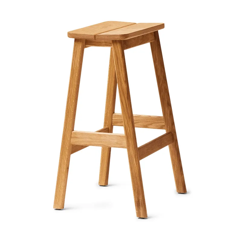 Form & Refine Angle Standard bar stool 65 cm Oak | Scandinavian Design | Stools | Brown