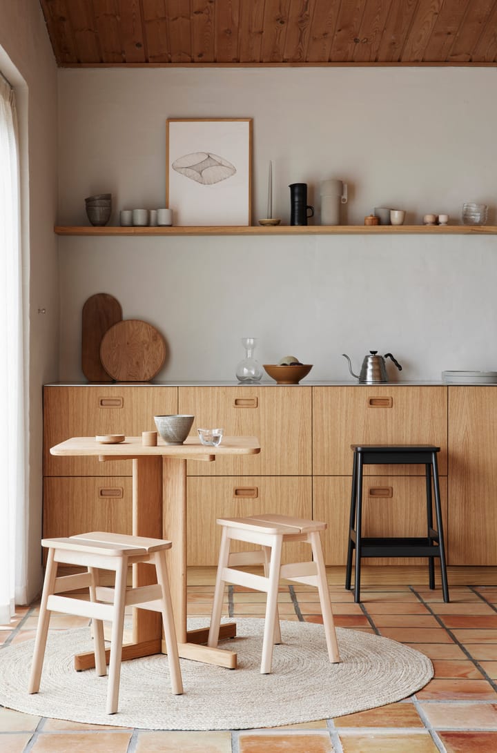 Angle Standard stool 45 cm, Beech Form & Refine