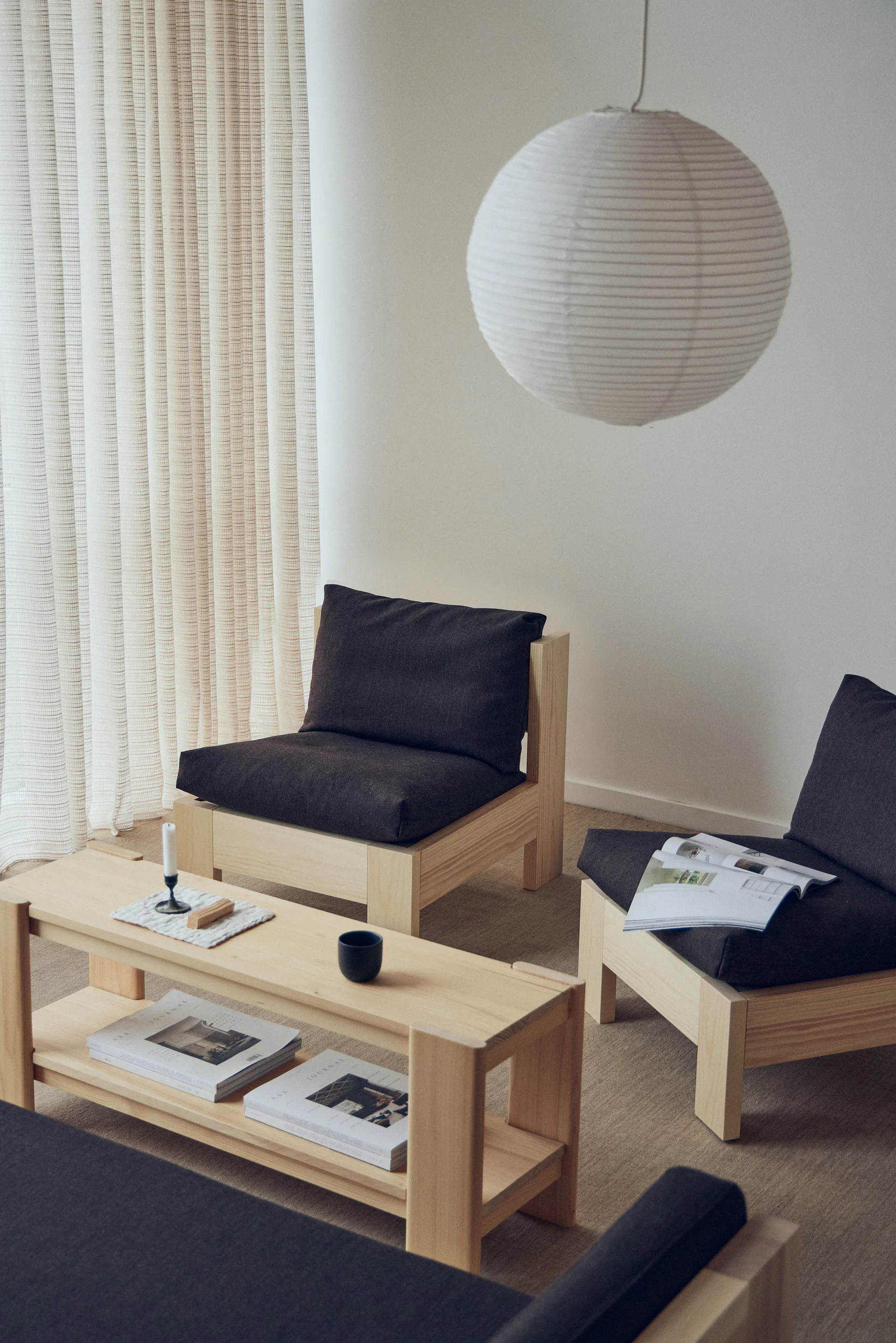 Icon lounge chair, Technicolor 0370-pine Form & Refine