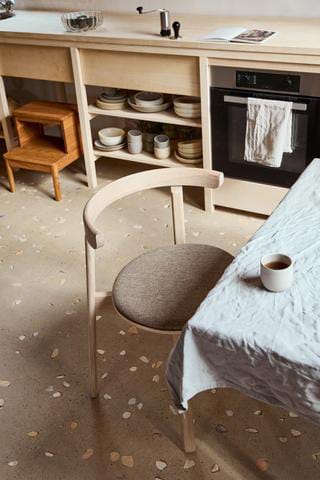 Lunar chair, White oak-Hallingdal 65-0227 Form & Refine