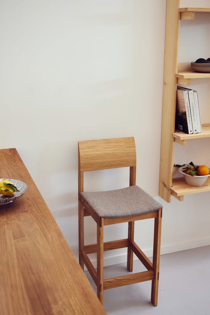 Sonder barstool 65 cm, Oak-Hallingdal 65-0227 Form & Refine