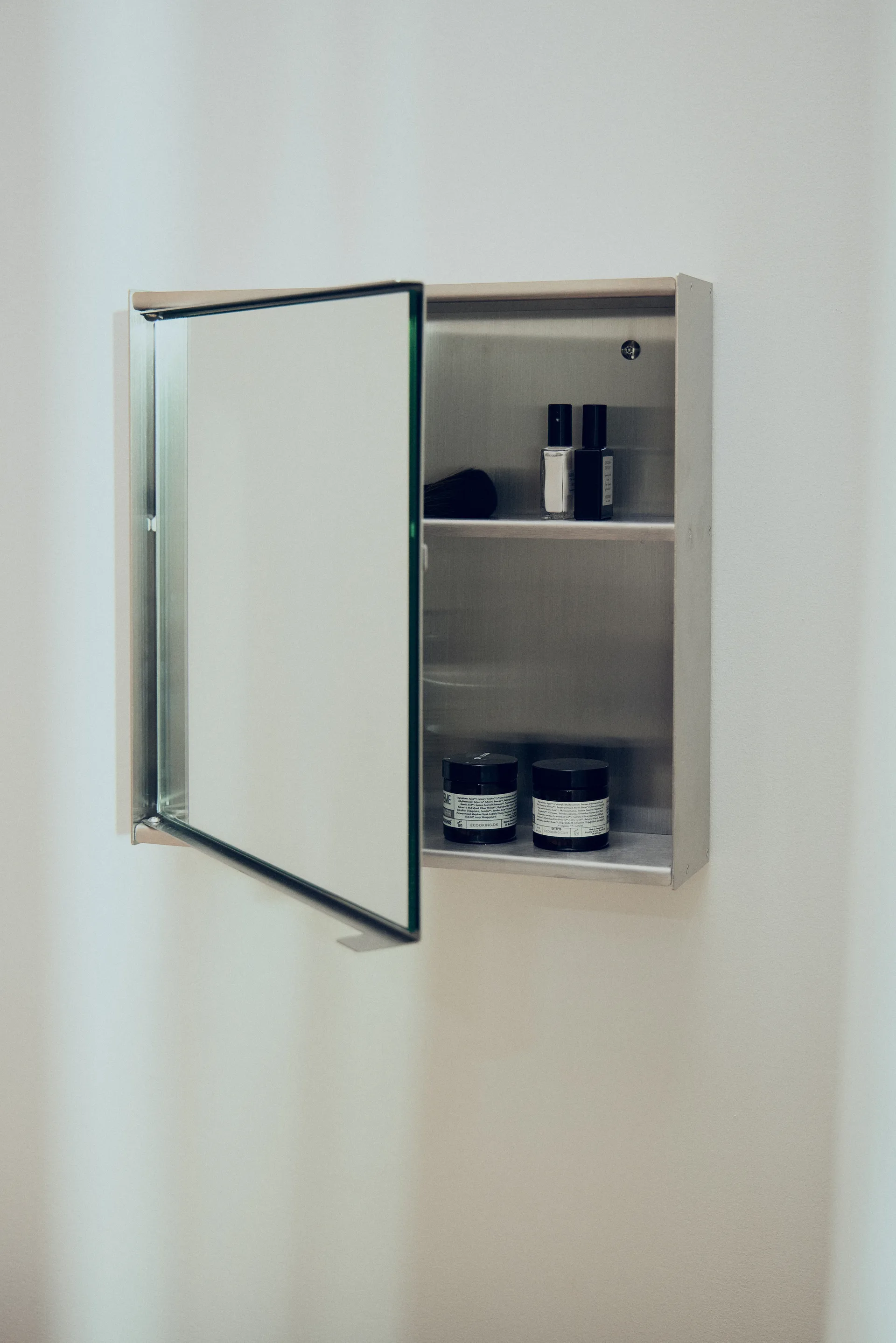 Taper mirror cabinet, 40x40x13 cm Form & Refine