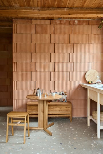 Trefoil dining table Ø75 cm - Oak - Form & Refine