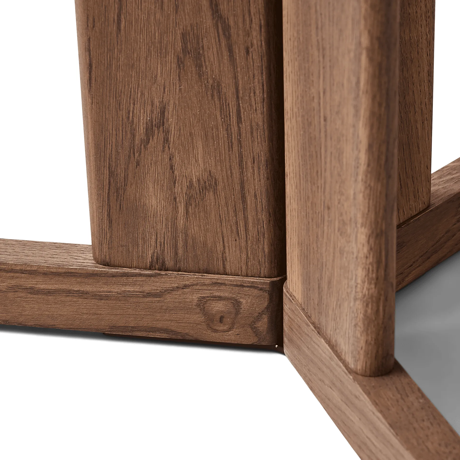 Trefoil dining table Ø75 cm, Smoked oak Form & Refine