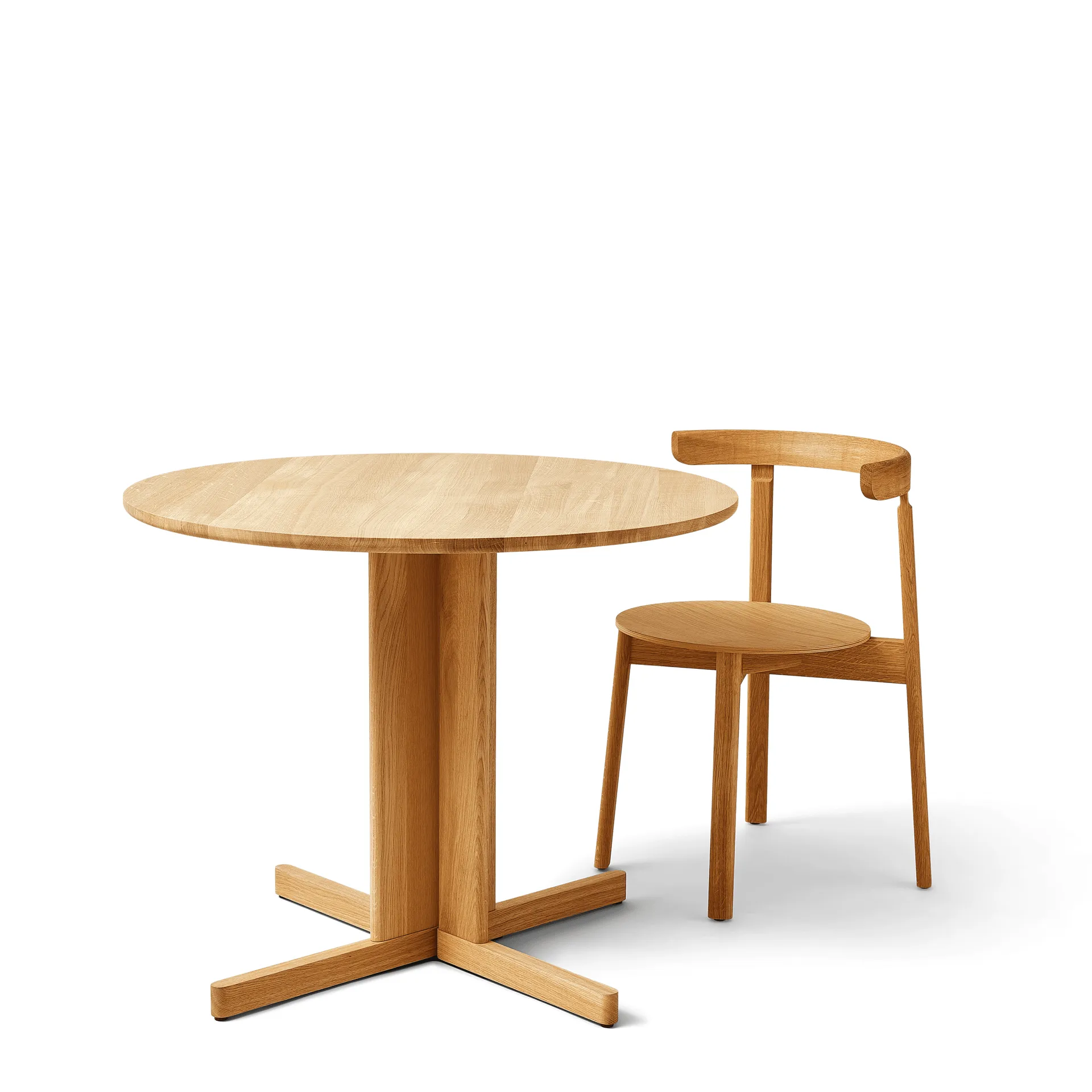 Trefoil dining table Ø90 cm, Oak Form & Refine