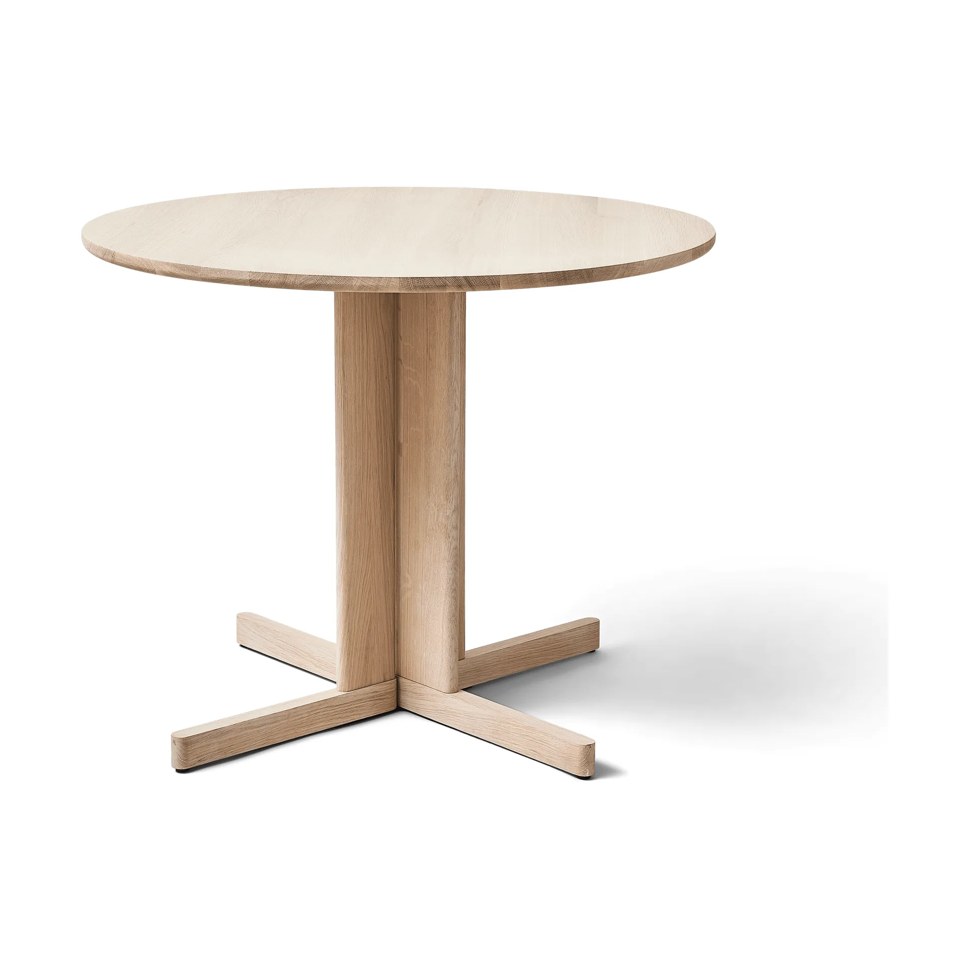 Trefoil dining table Ø90 cm, White oak Form & Refine