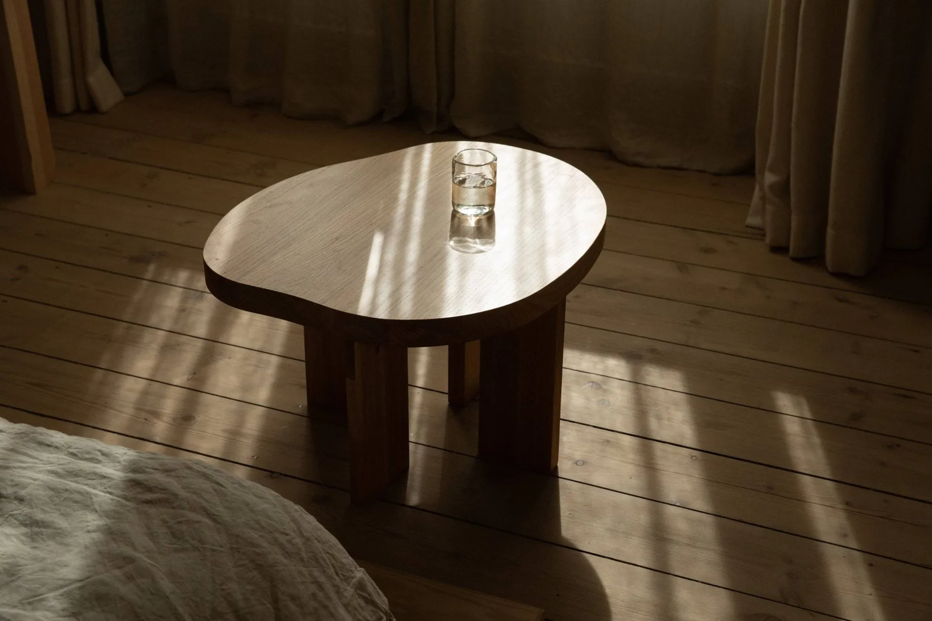 Farmhouse side table, Dark oak, 51x55,8x37 cm FRAMA